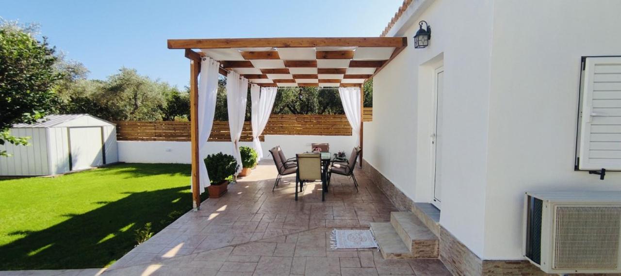 Villa Yakinthi photo 3