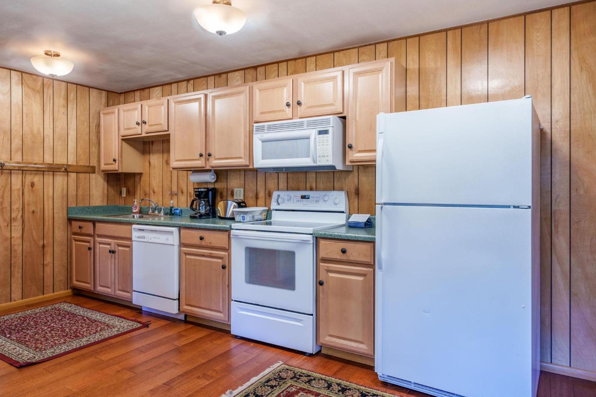 Hutchings Cabin & Apt. view 4