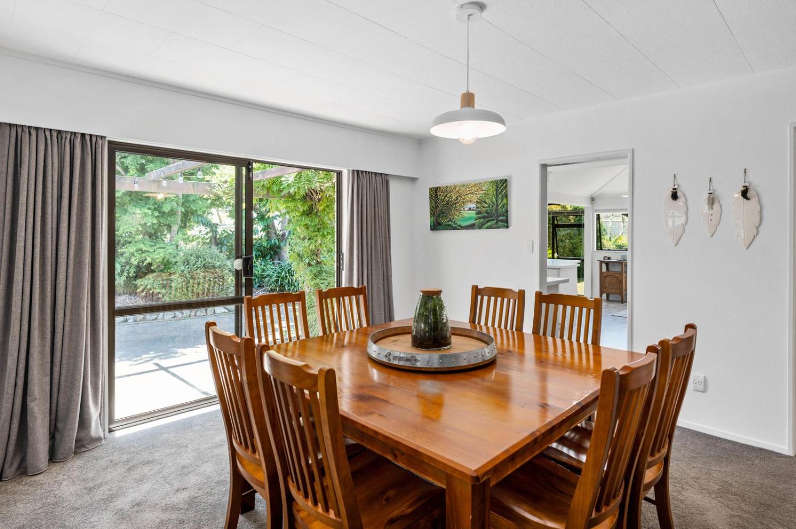 Mahuta Magic - Five Mile Bay Holiday Home