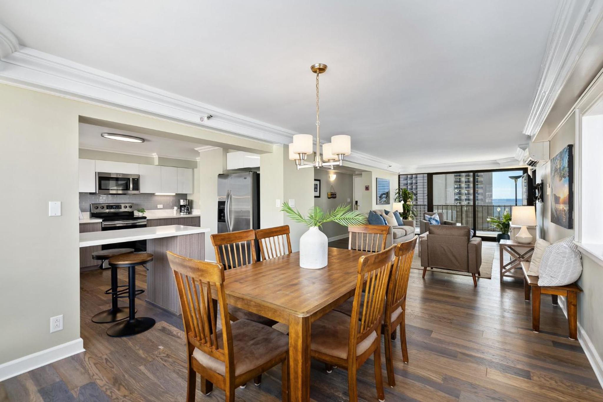 Expansive Lanai w/ Panoramic Views - Walk to Waikiki Beach view 4