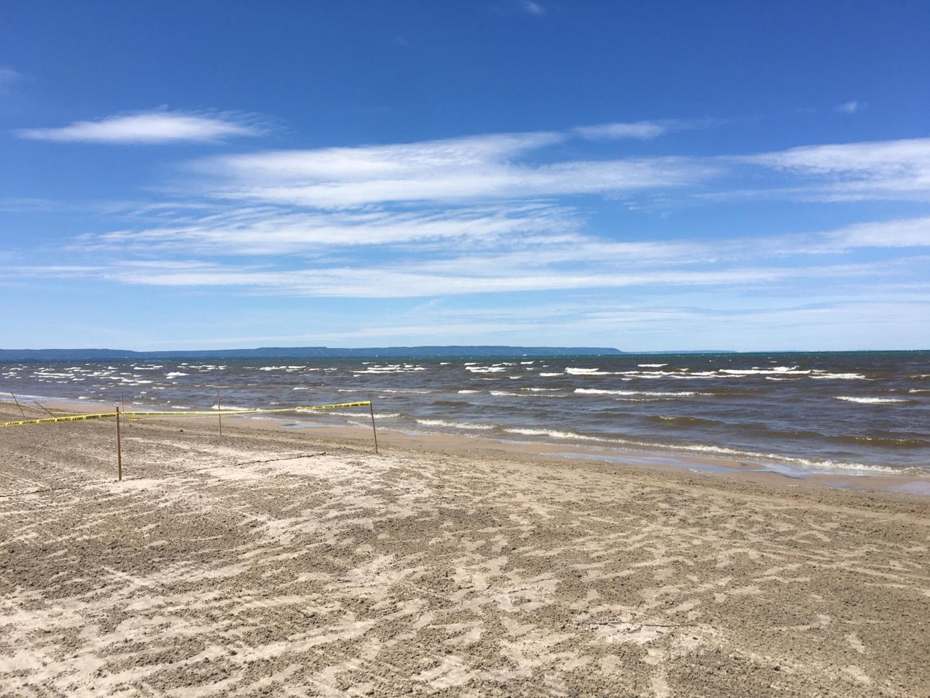 Sleeps 8! Just a 2 minute walk to Beach 1
