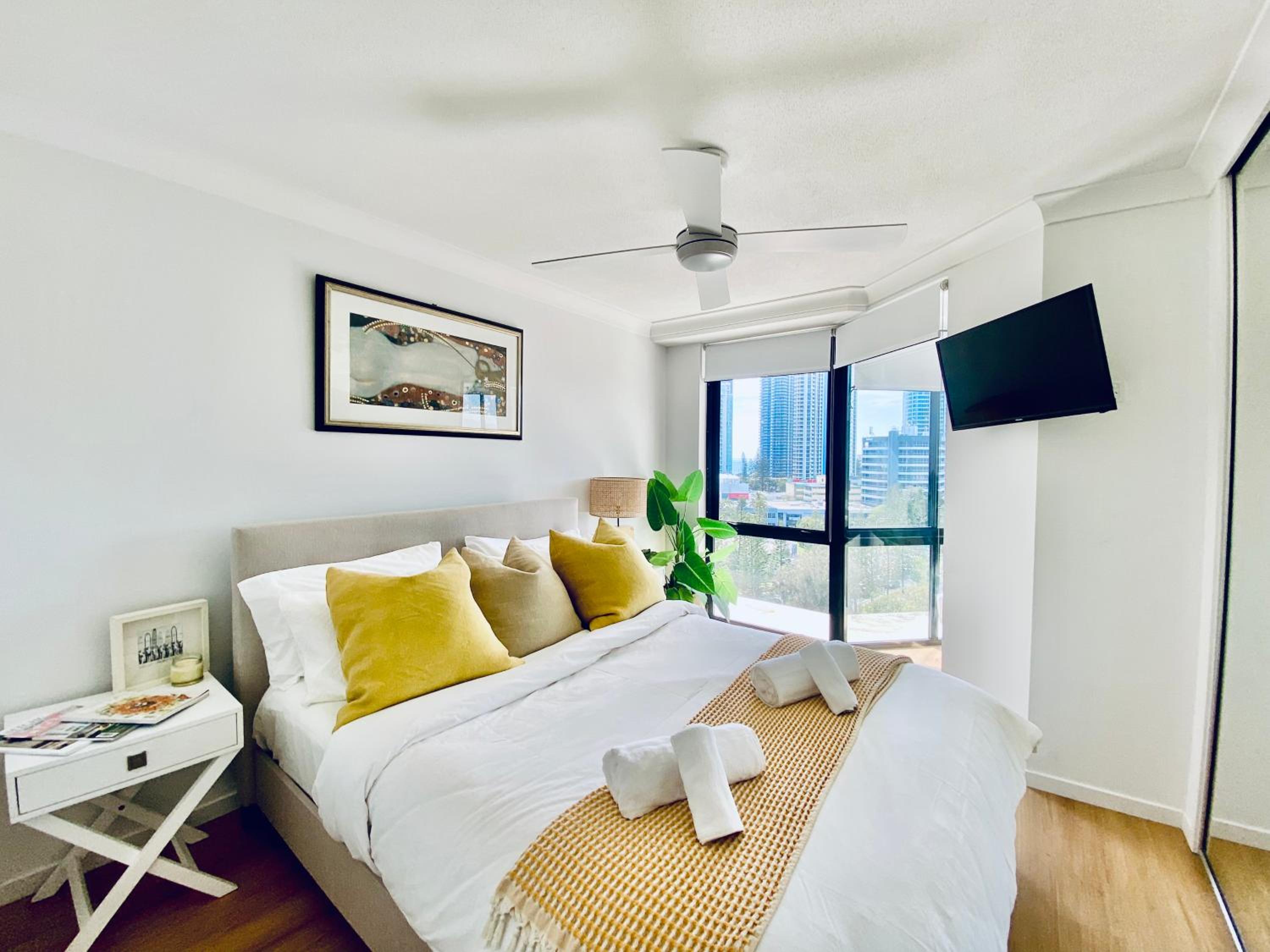 Surfers Plaza Romantic Getaway