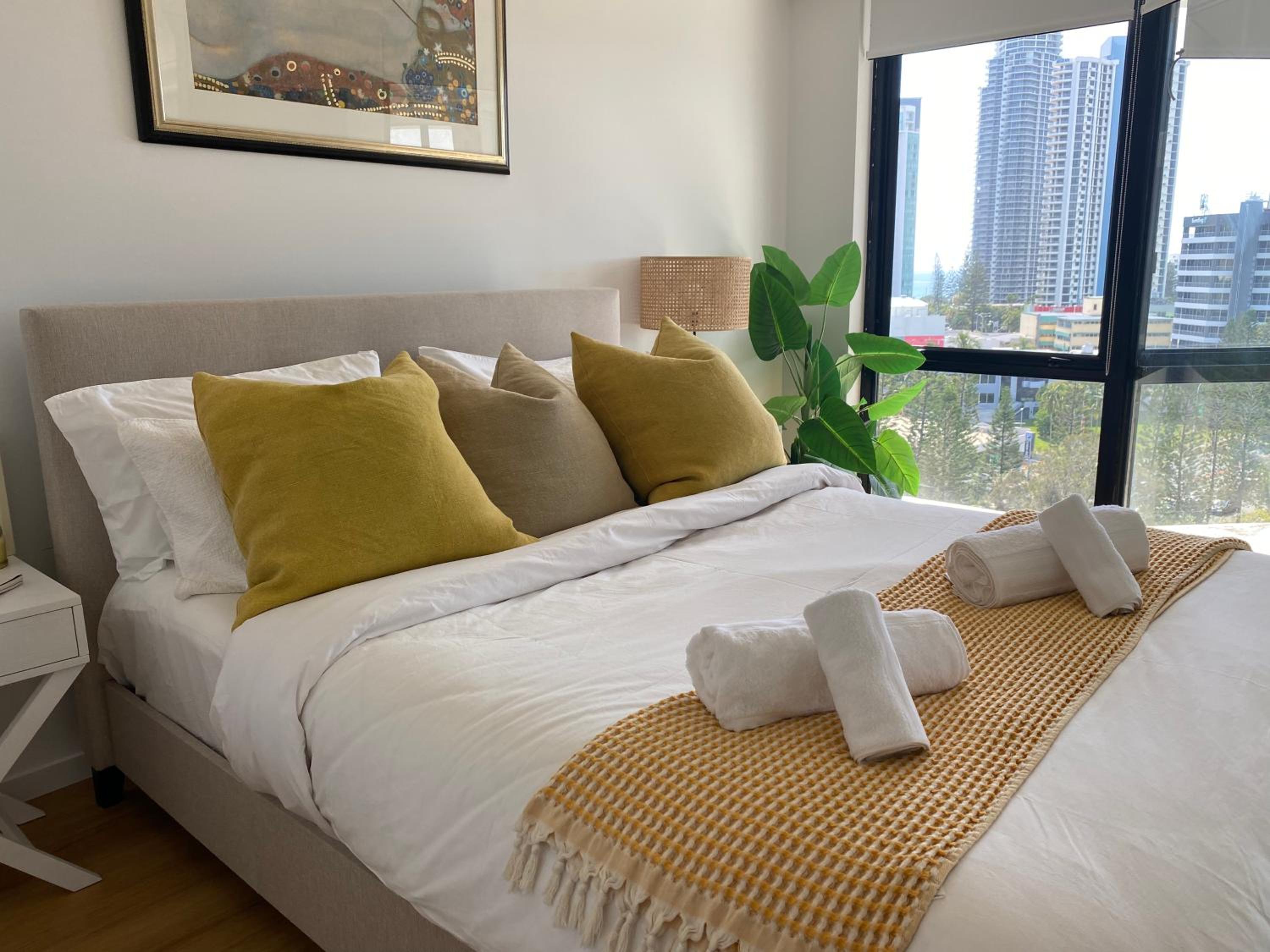 Surfers Plaza Romantic Getaway