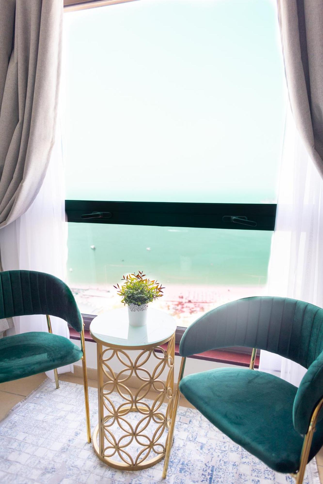 HAPPY SEASON - JBR apartments, Beach Front, Top furnished