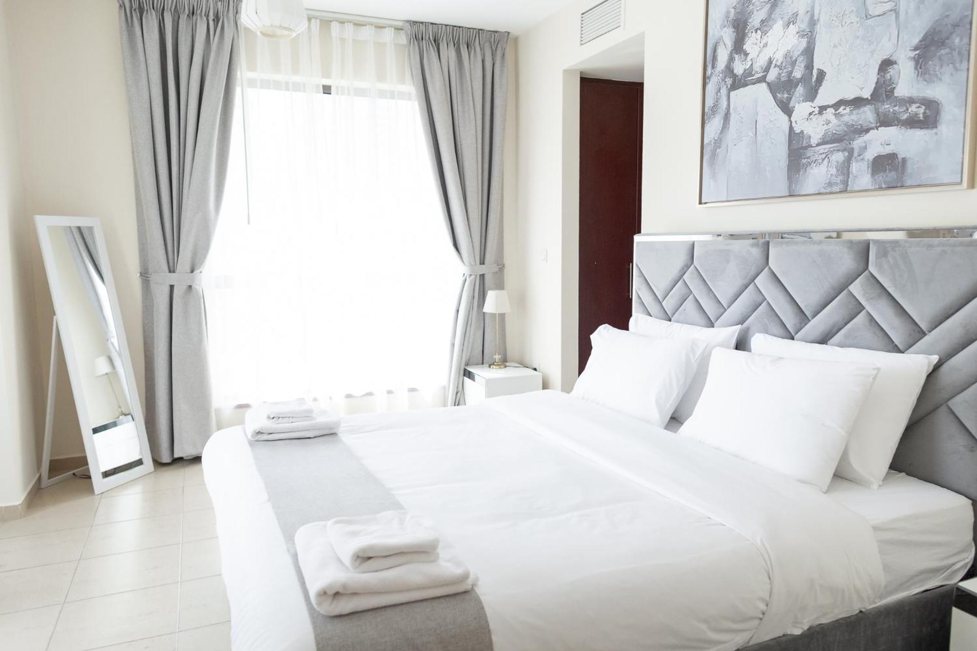 HAPPY SEASON - JBR apartments, Beach Front, Top furnished