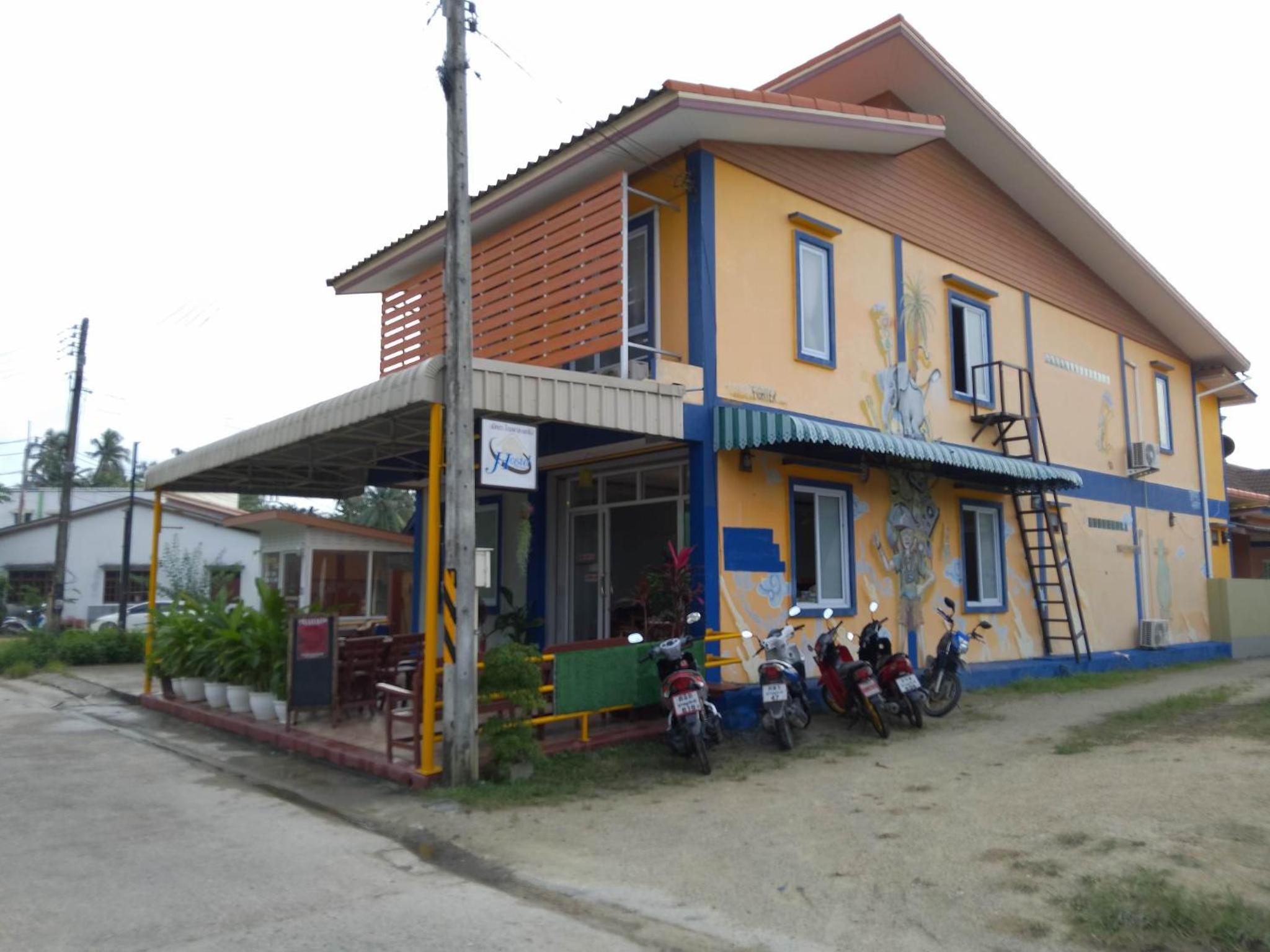 Phatra Hostel view 2