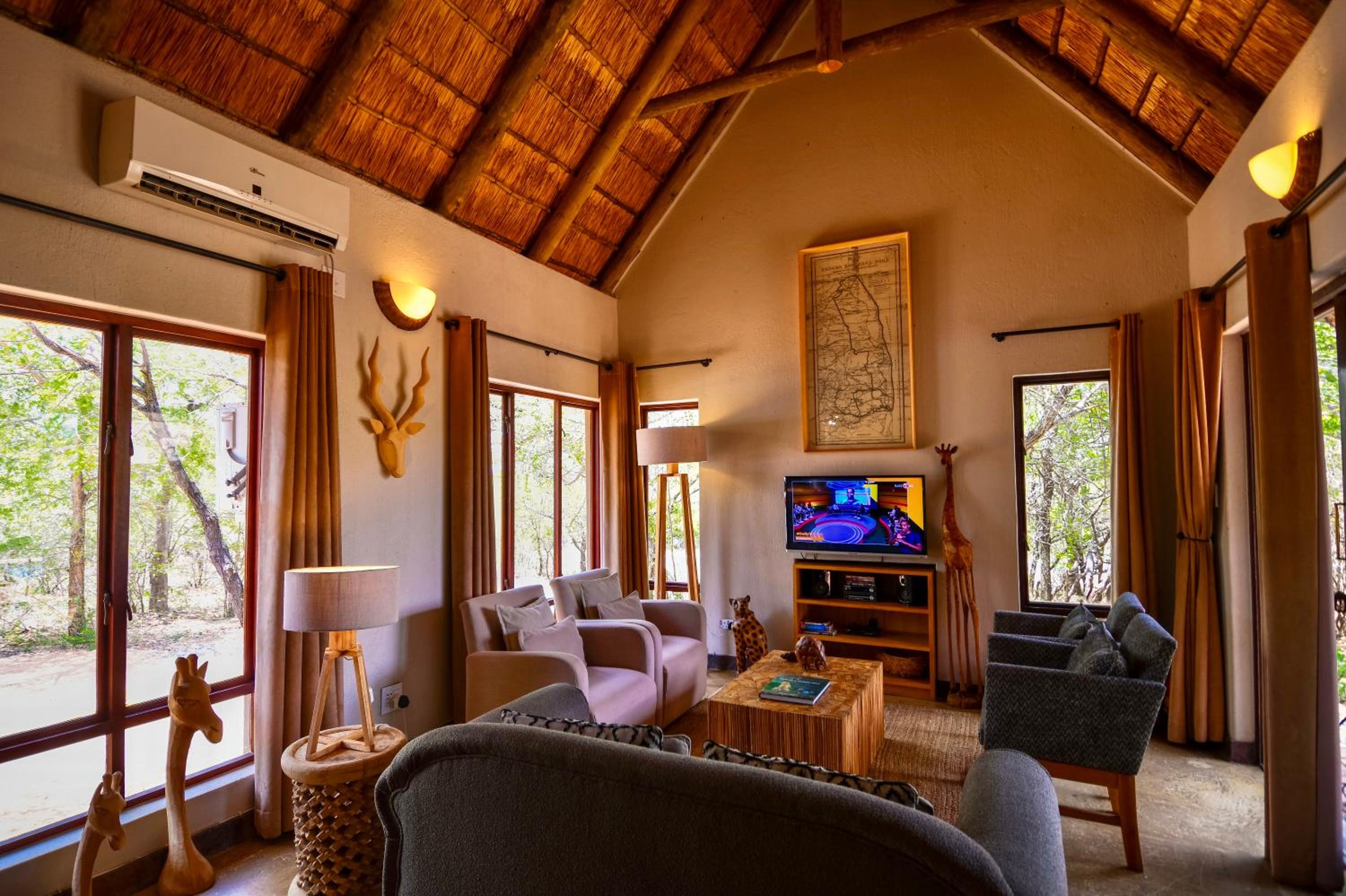 Giraffe Lodge