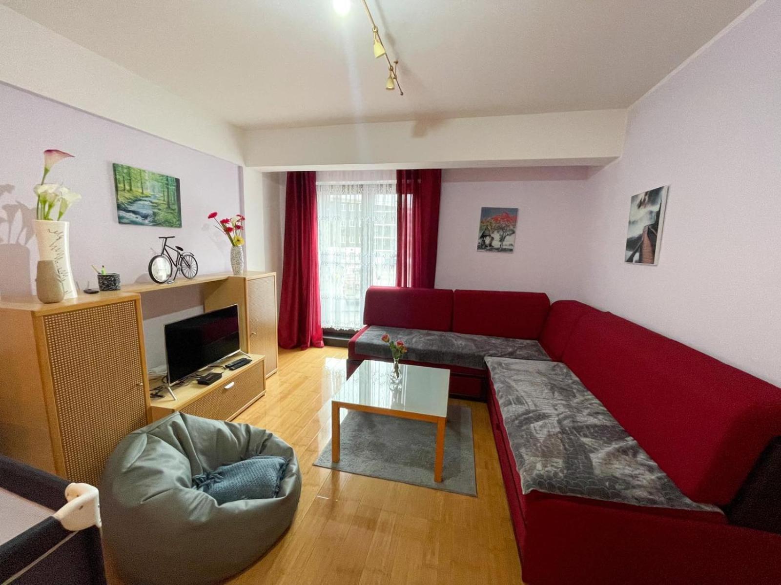 Apartment Love