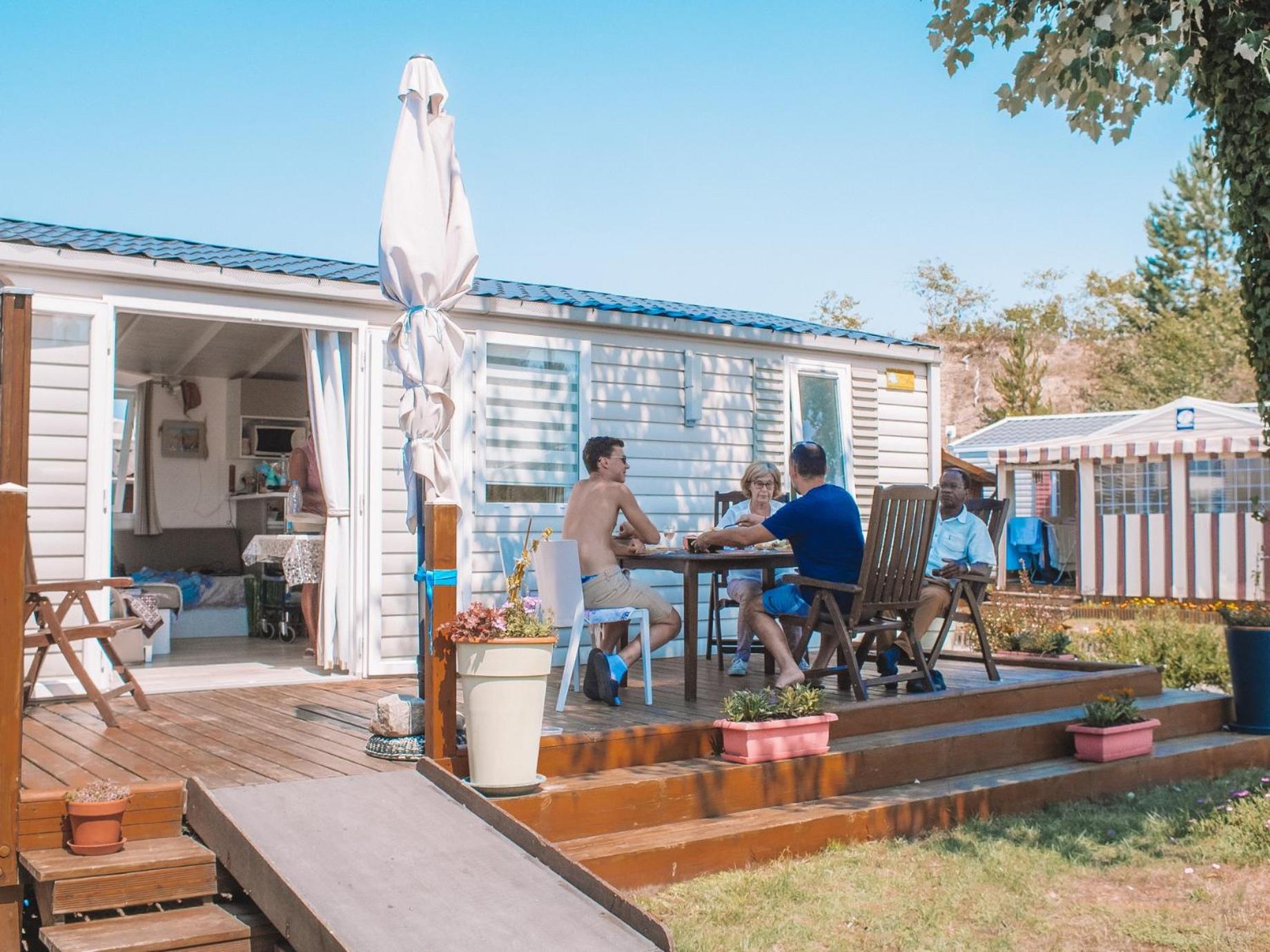 Camping Les Jardins de la Mer view 2