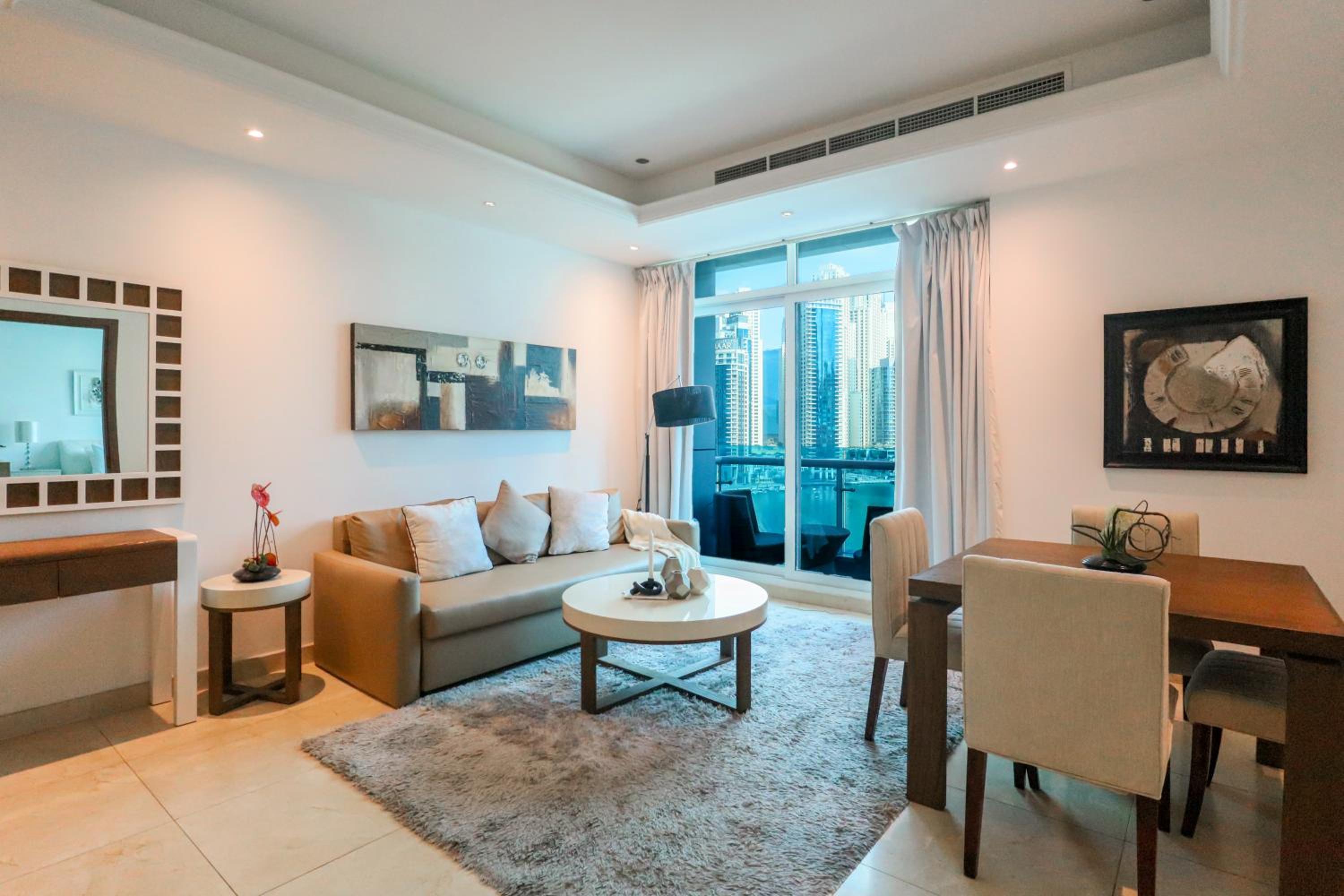 HiGuests - Spacious 1BR in Dubai Marina With Amazing Views