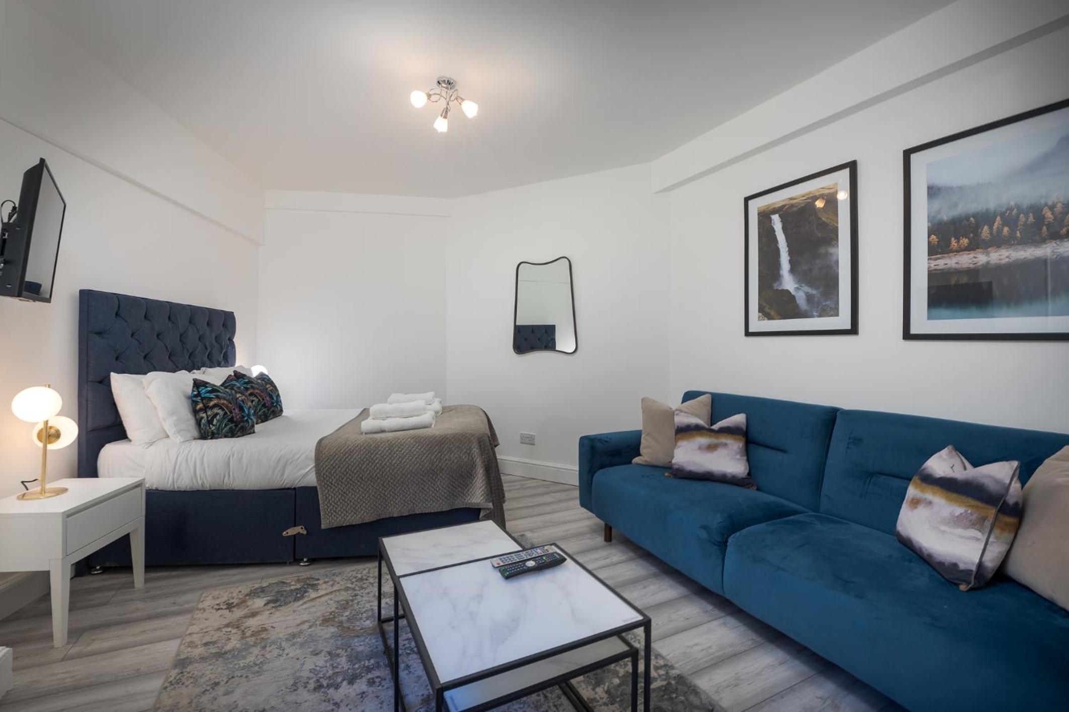 CAPITAL Apartment 4 Chelsea Cloisters