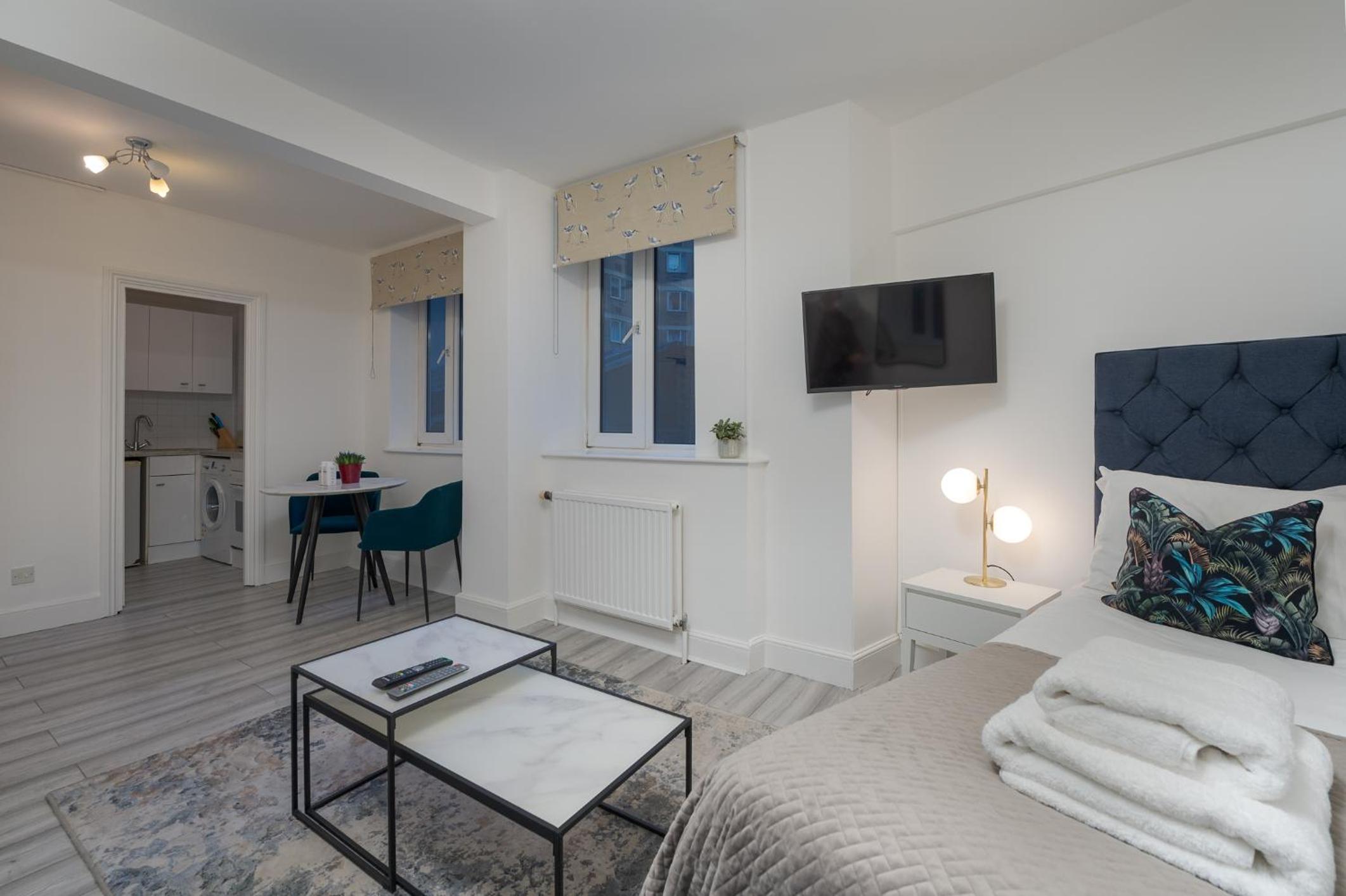CAPITAL Apartment 4 Chelsea Cloisters
