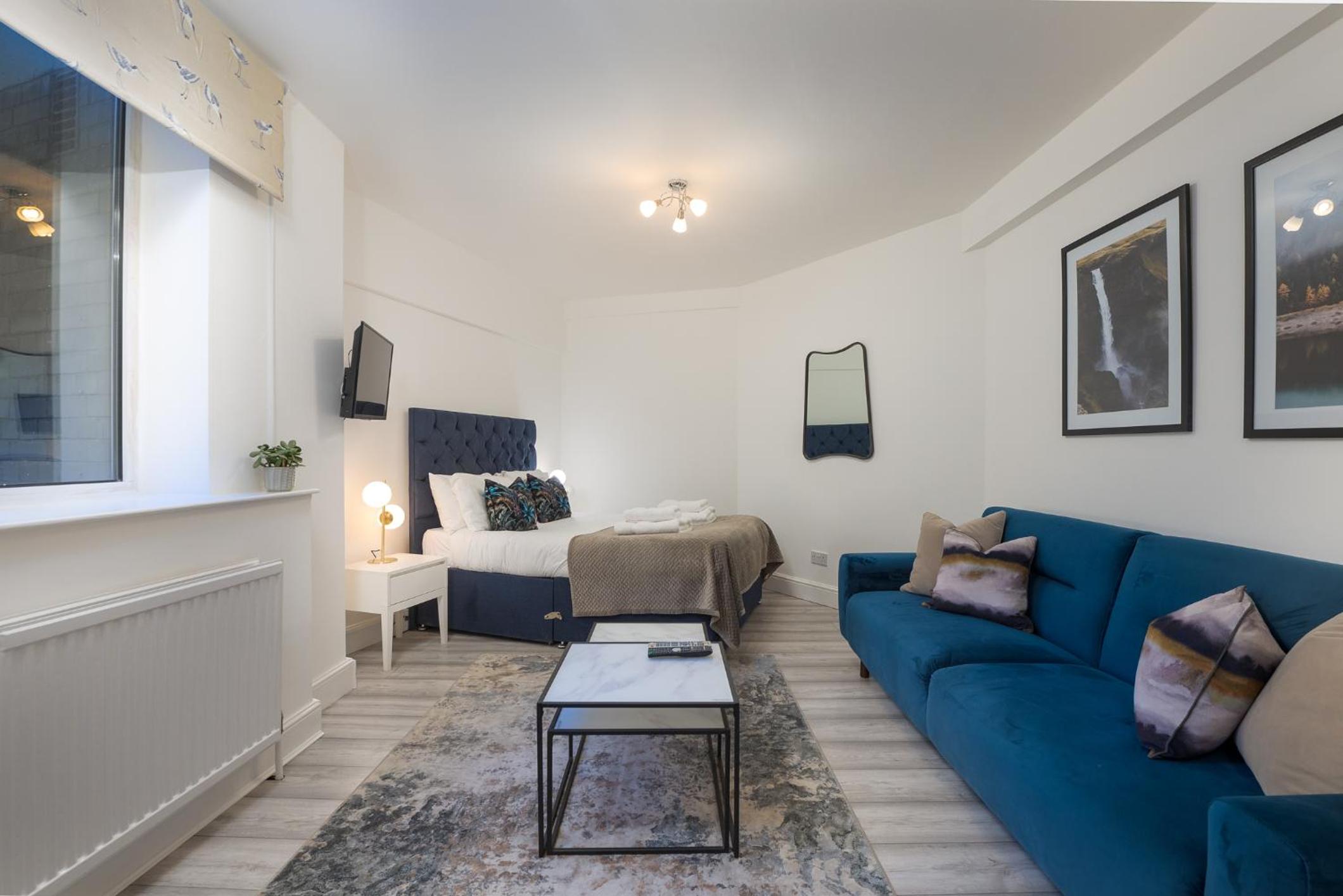CAPITAL Apartment 4 Chelsea Cloisters