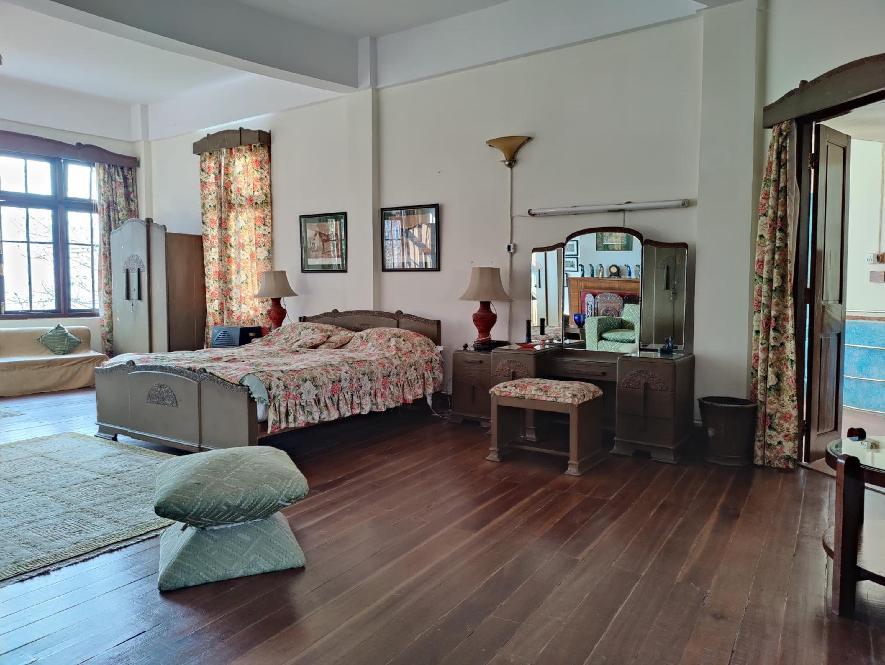Burdwan Heritage Palace