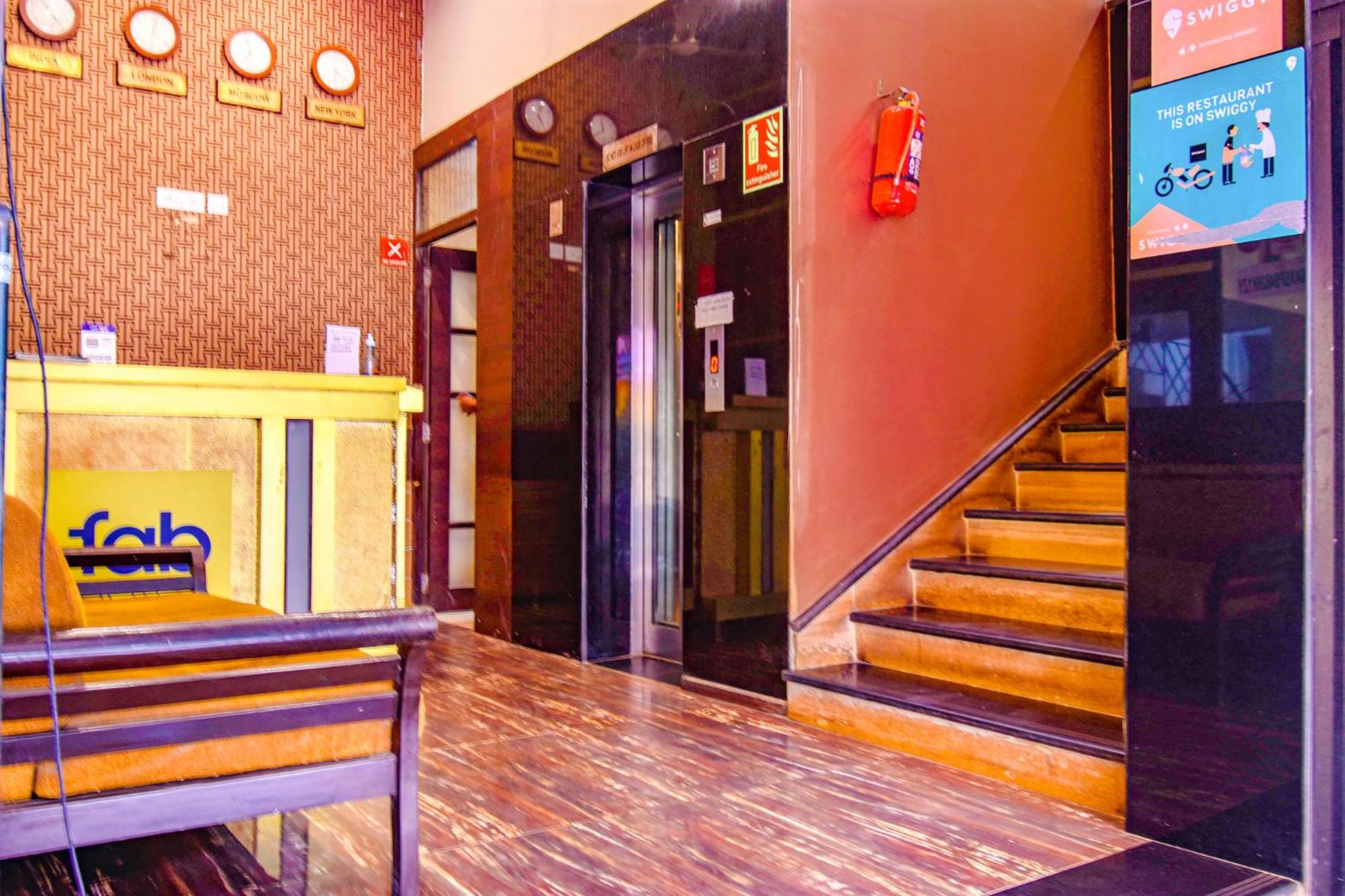 Lobby & Reception