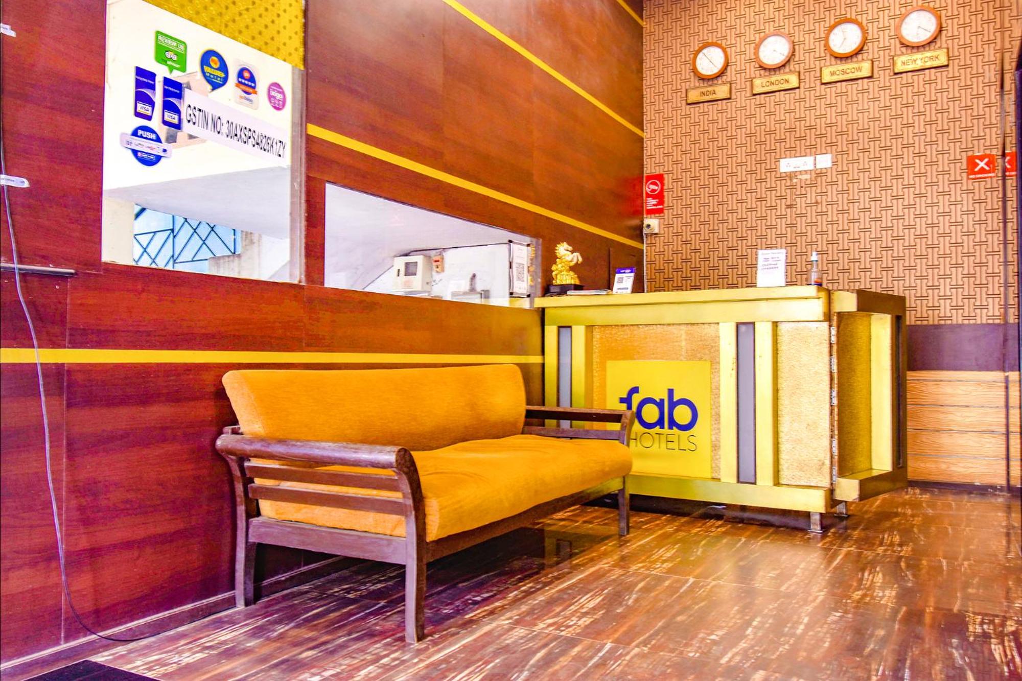 Lobby & Reception
