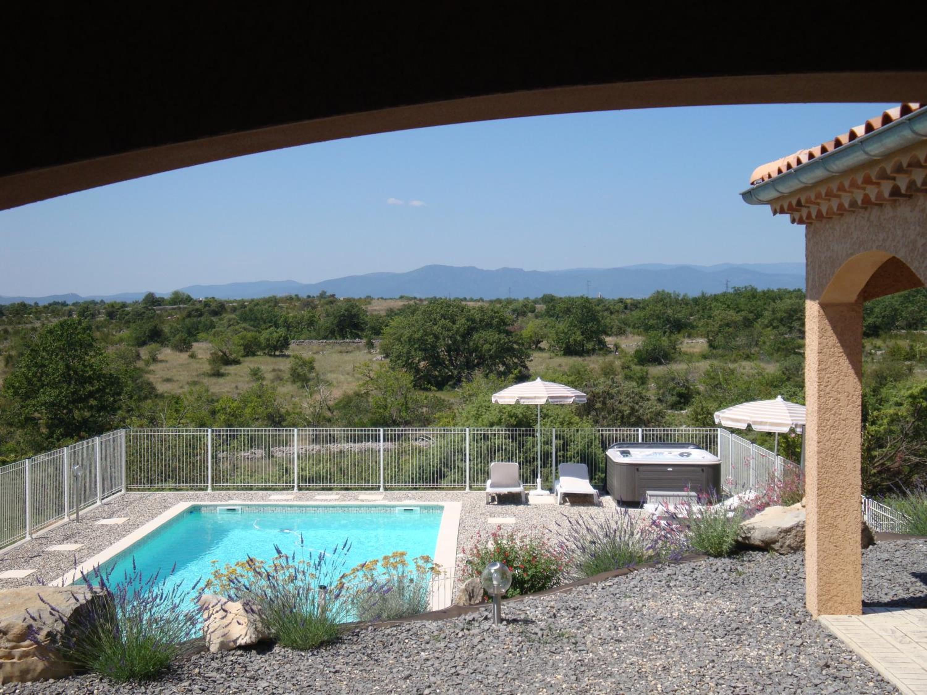 Les Villas de Perret view 4