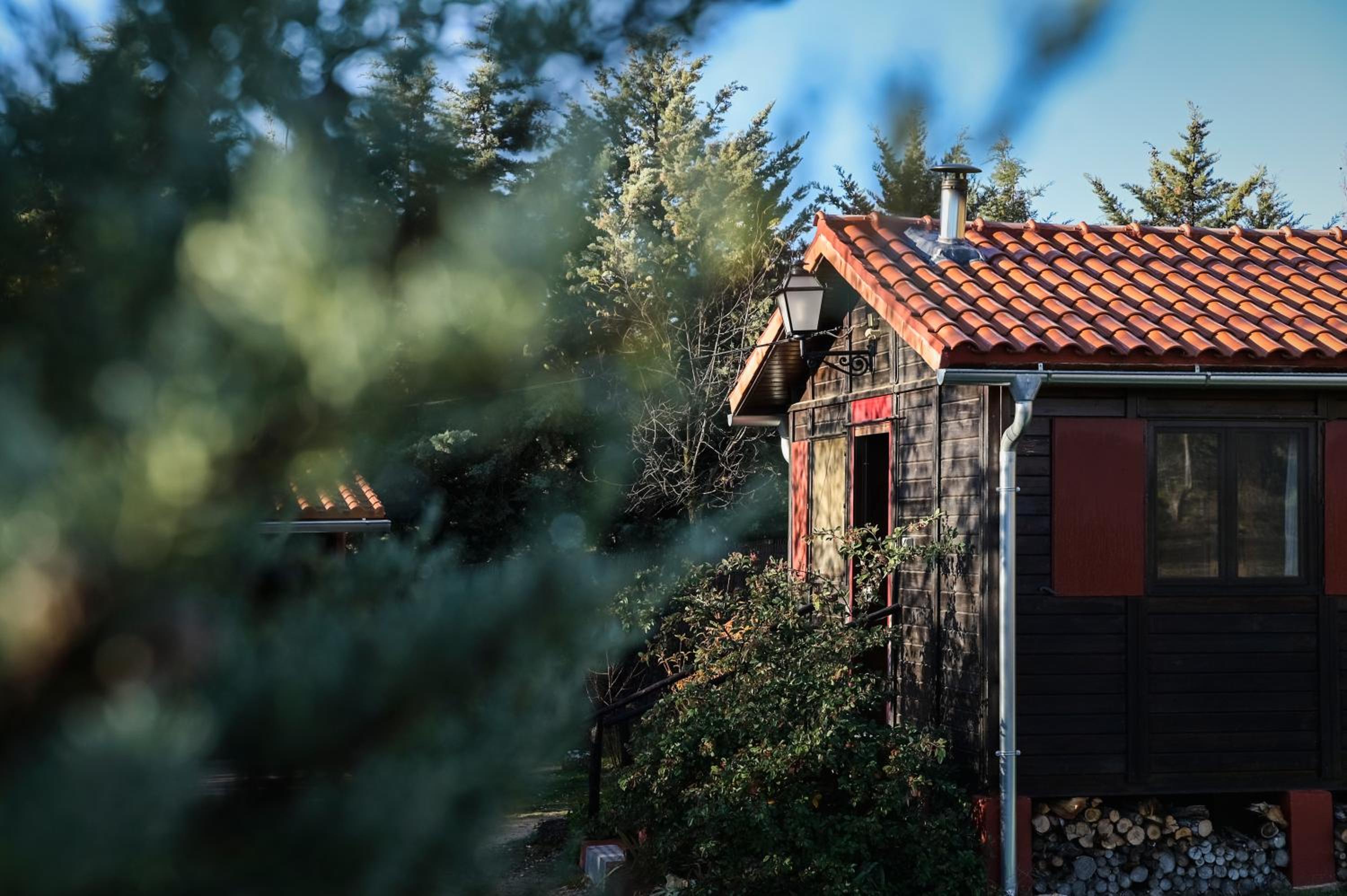 Casa Rural La Canadiense Log Cabin