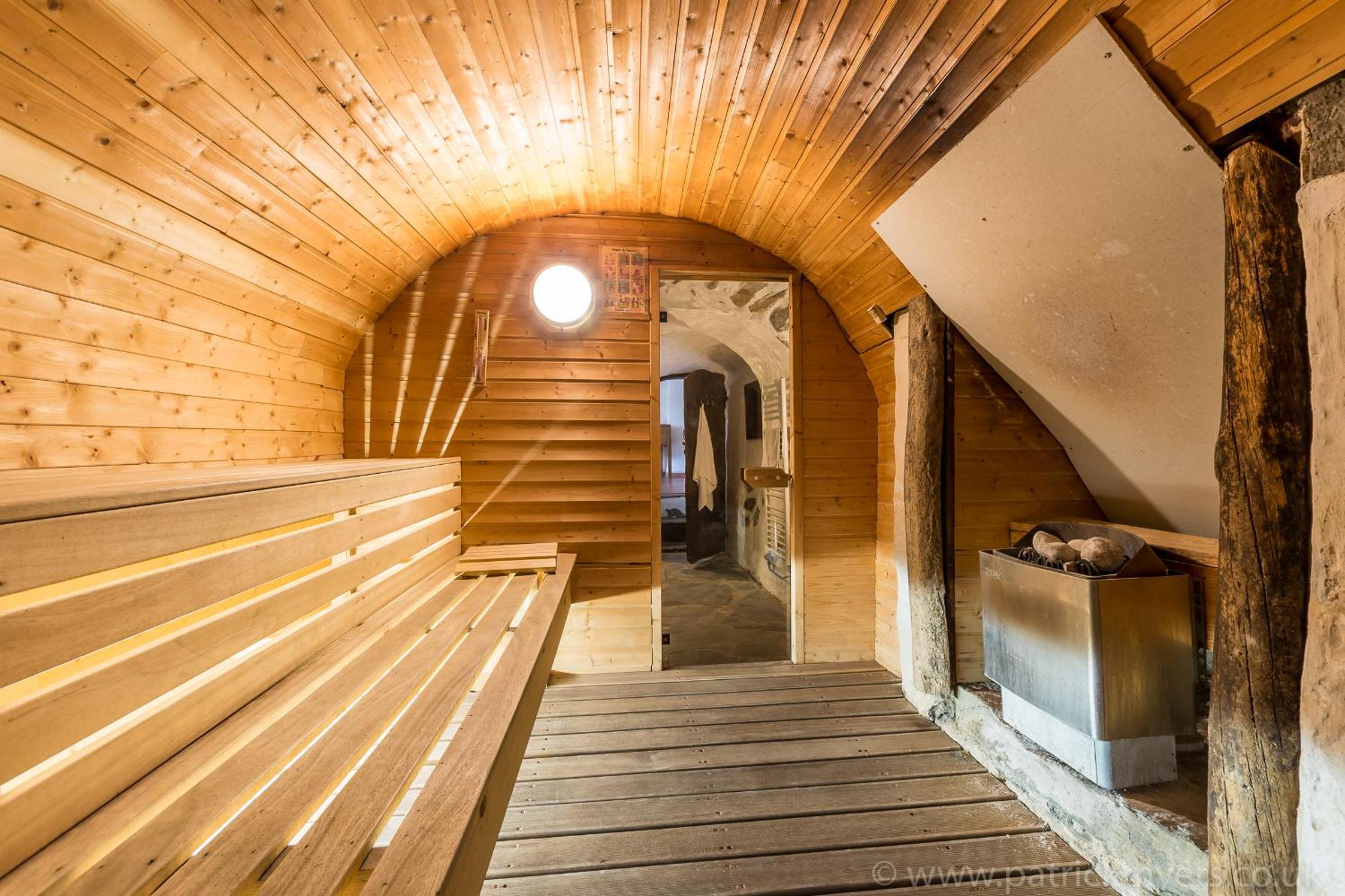Luxury Chalet with outdoor Hot Tub, Sauna, Gardens & Mountain Views! view 2