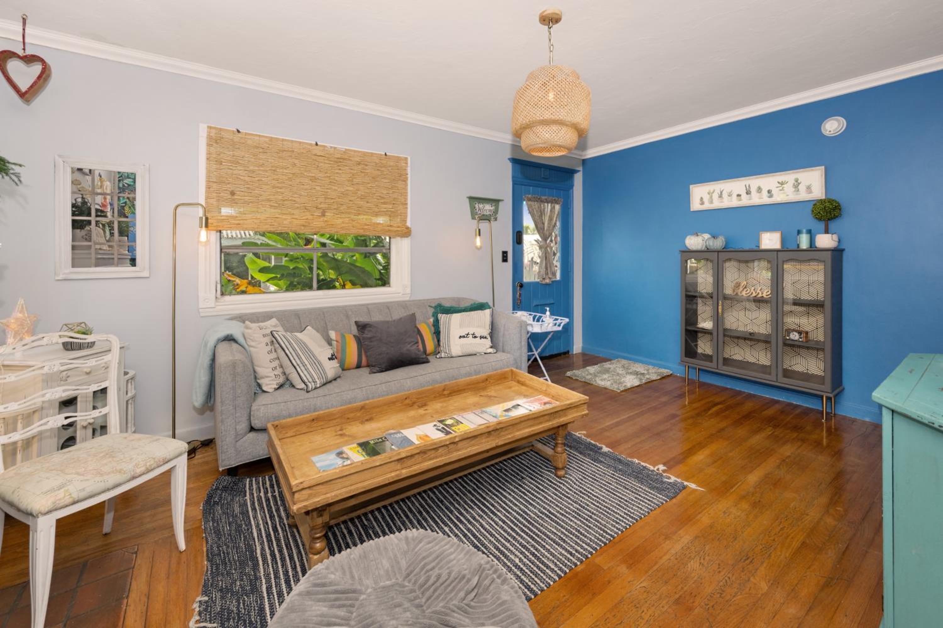 Cozy Cottage Near Beach