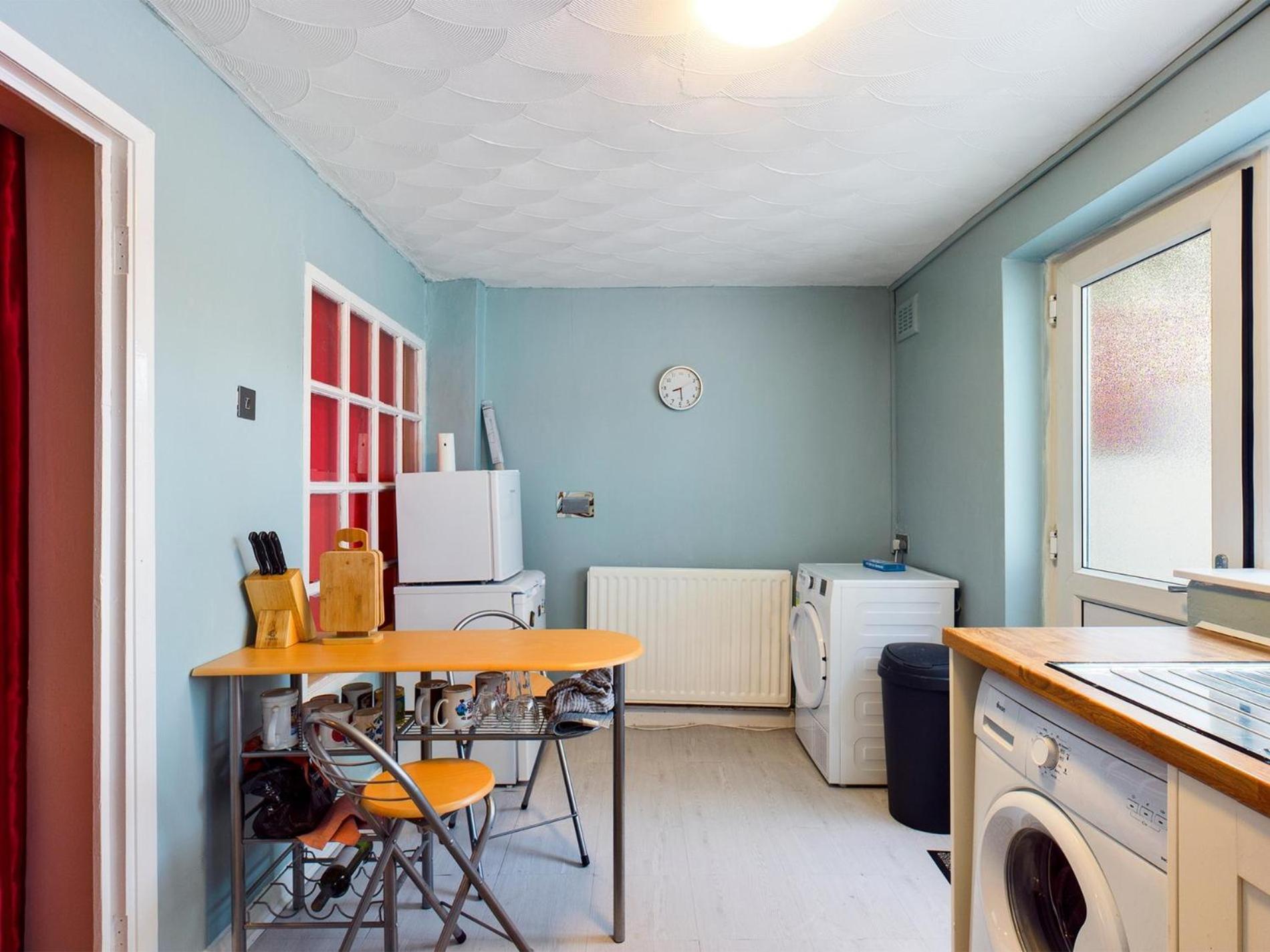 2BD City Centre Flat nr Anfield Stadium Liverpool view 4