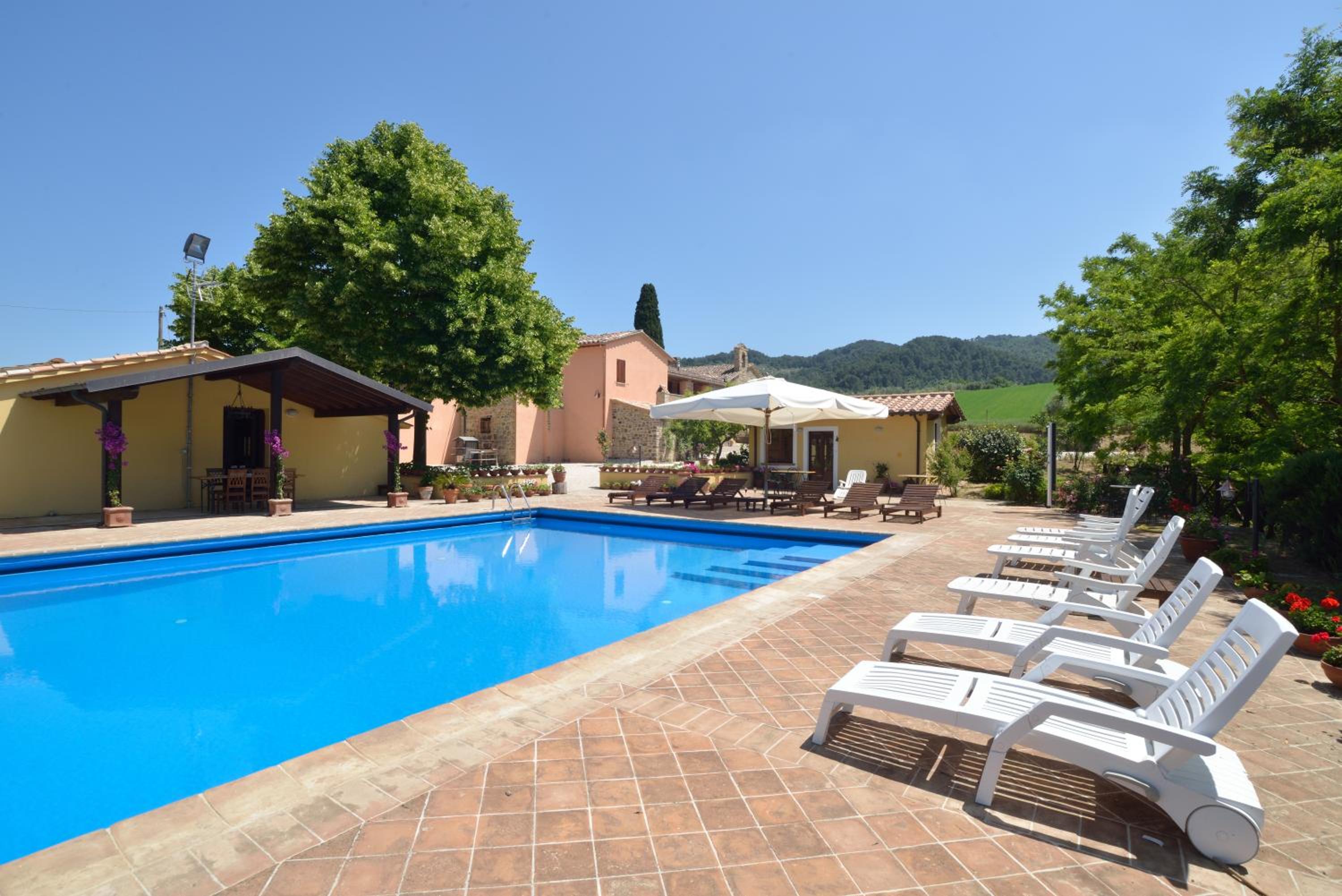 Villa Santa Maria Deruta view 5