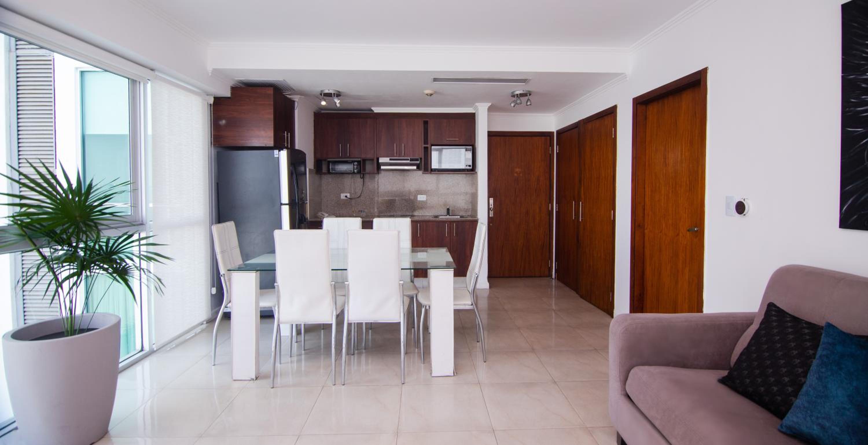 Riverfront II, piso 2, suite vista al rio, Puerto Santa Ana, Guayaquil