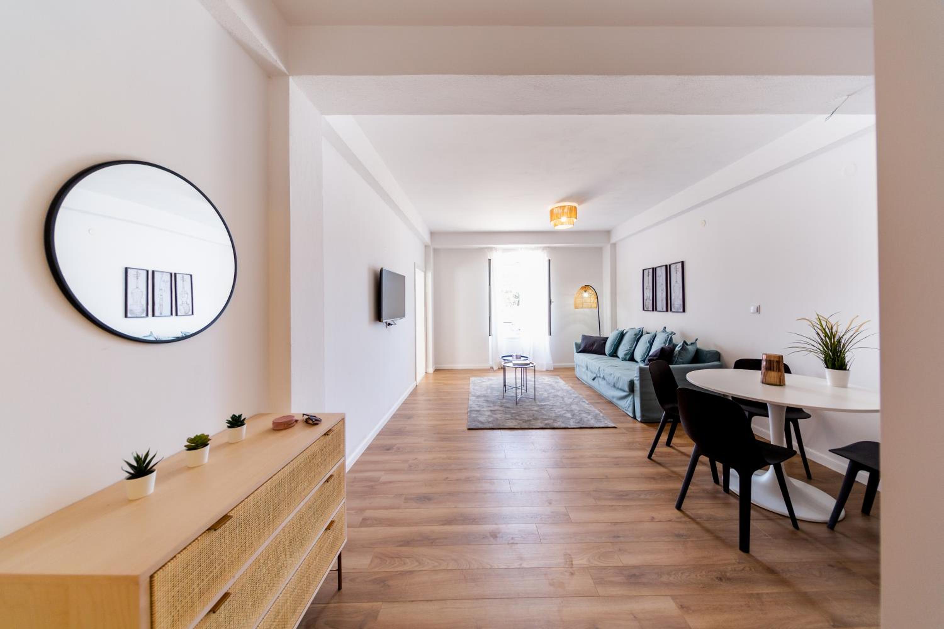 Central Seaside Residence