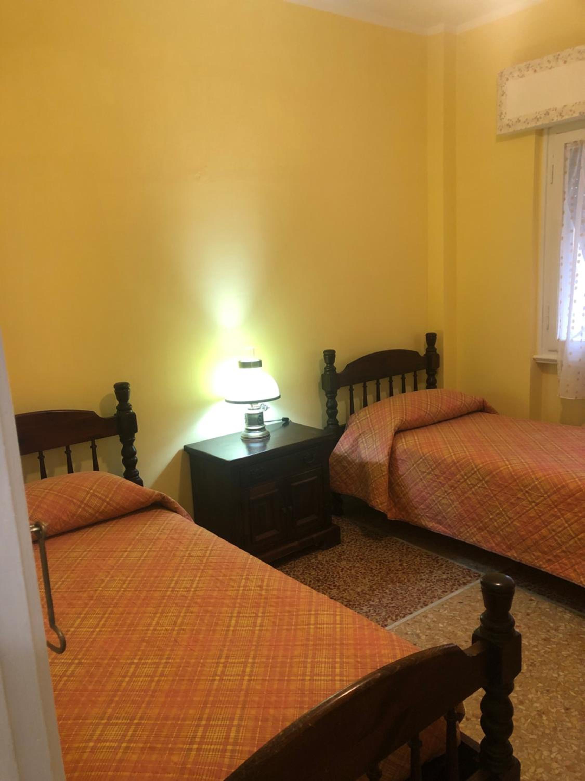 Leandro Bed photo 1