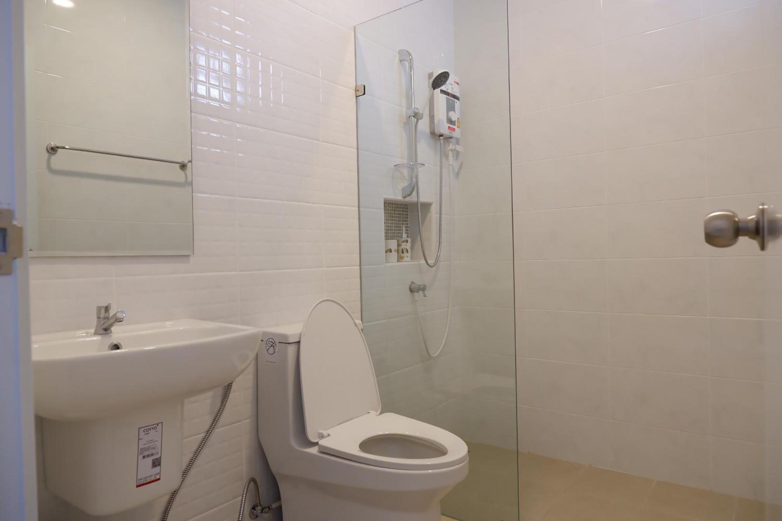 Large & Quiet 3bd Home with Security & Pool