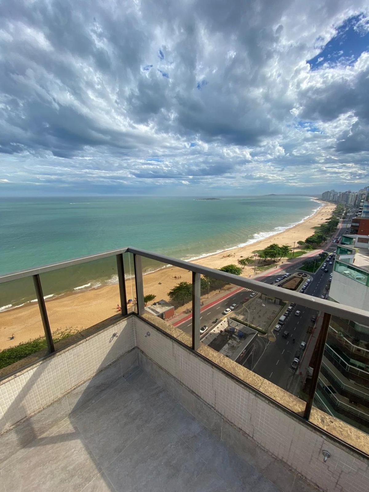 Apartamento mobiliado e funcional com vista para o mar da praia de itaparica
