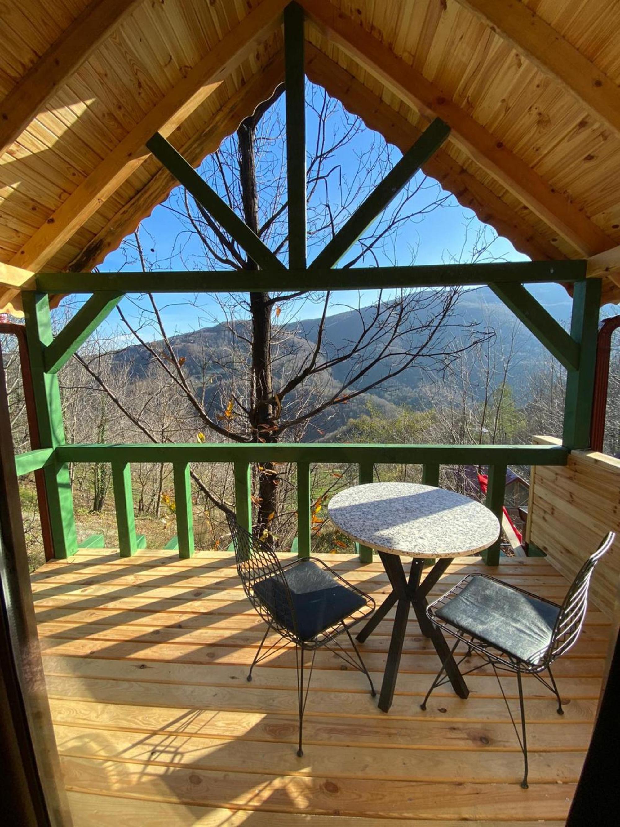 Secluded Wooden House with Jacuzzi in Sapanca