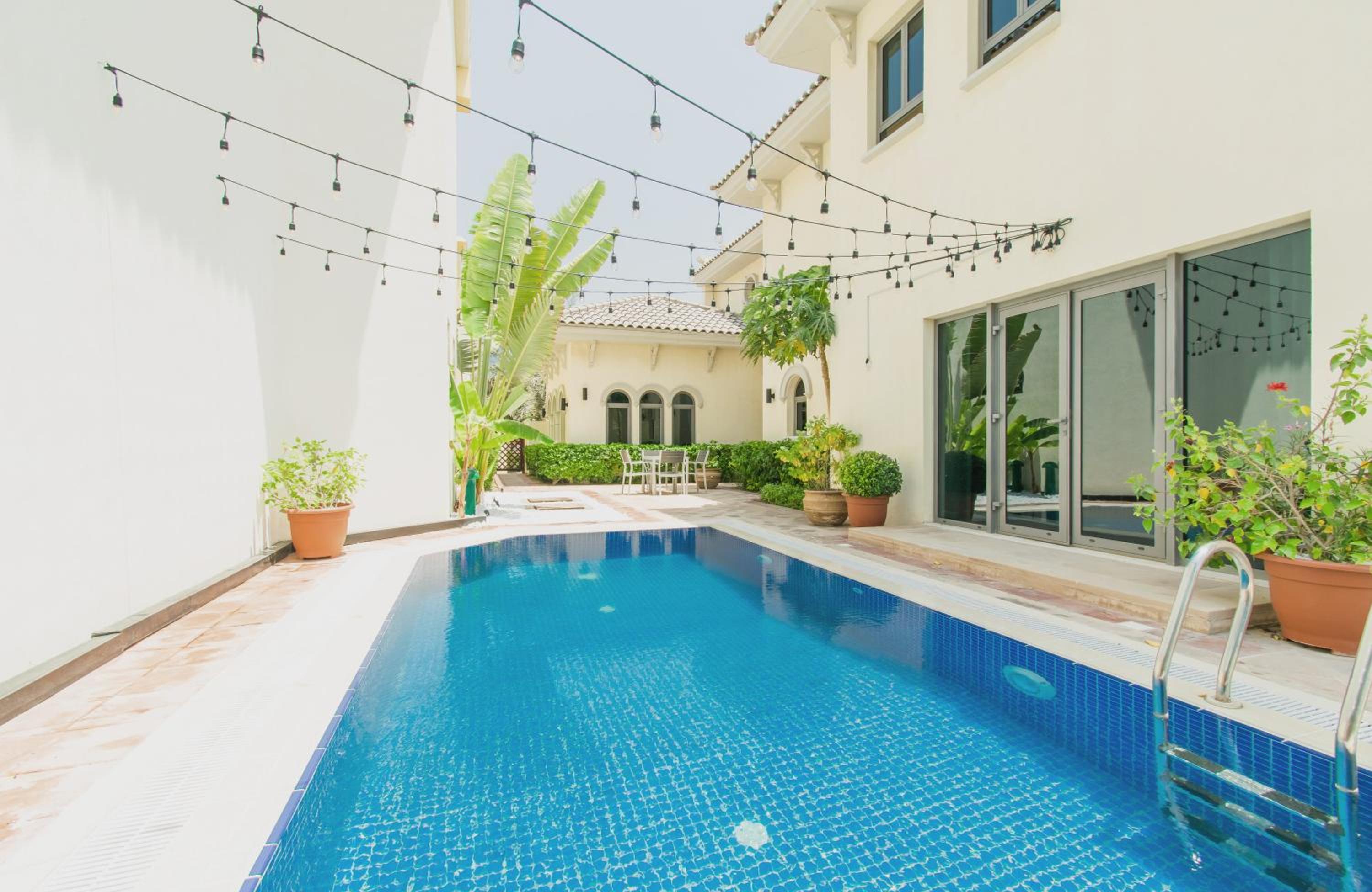 Stella Stays Brilliant 4 BDR Palm Villa Beach Private Pool