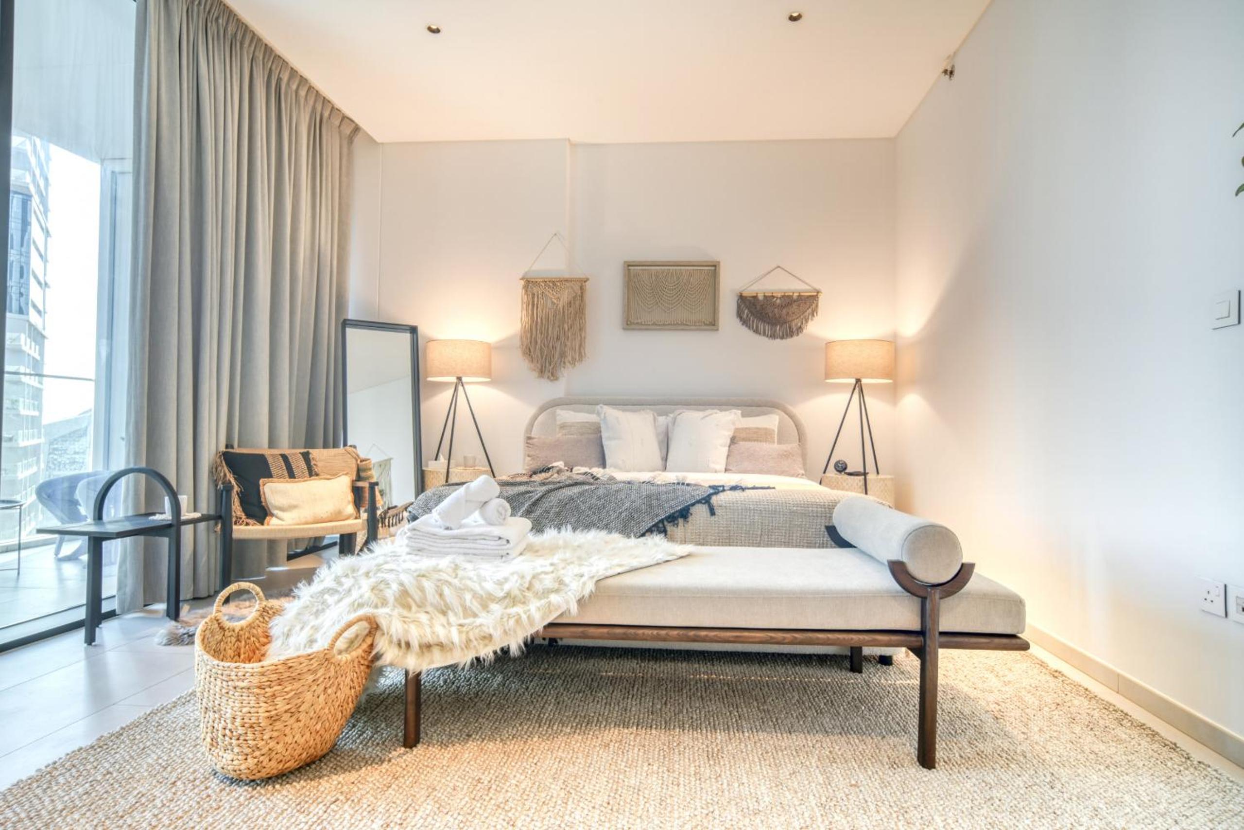Marquise Square, Business Bay Dubai - Mint Stay
