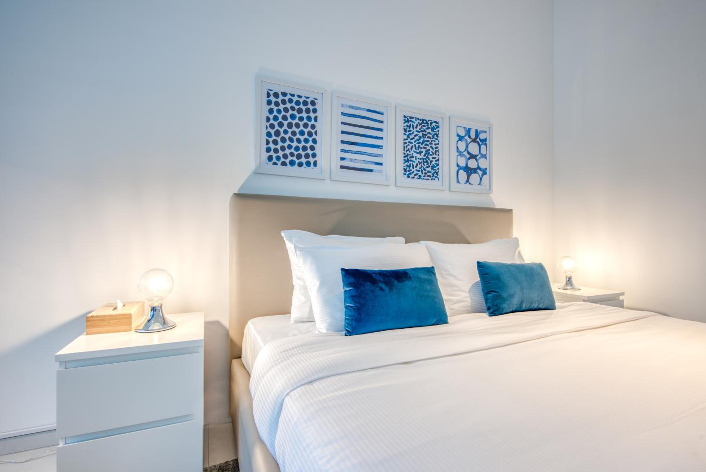 Maison Privee - Luxury, Spacious, Modern Near Burj Khalifa and Dubai Canal
