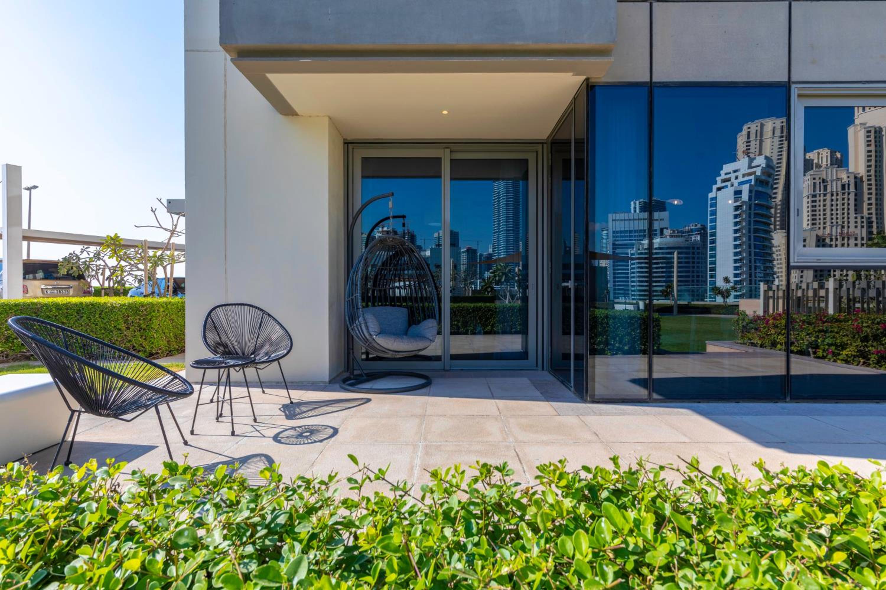 Maison Privee - 2BR with Exclusive Sea Views in 5242 Marina