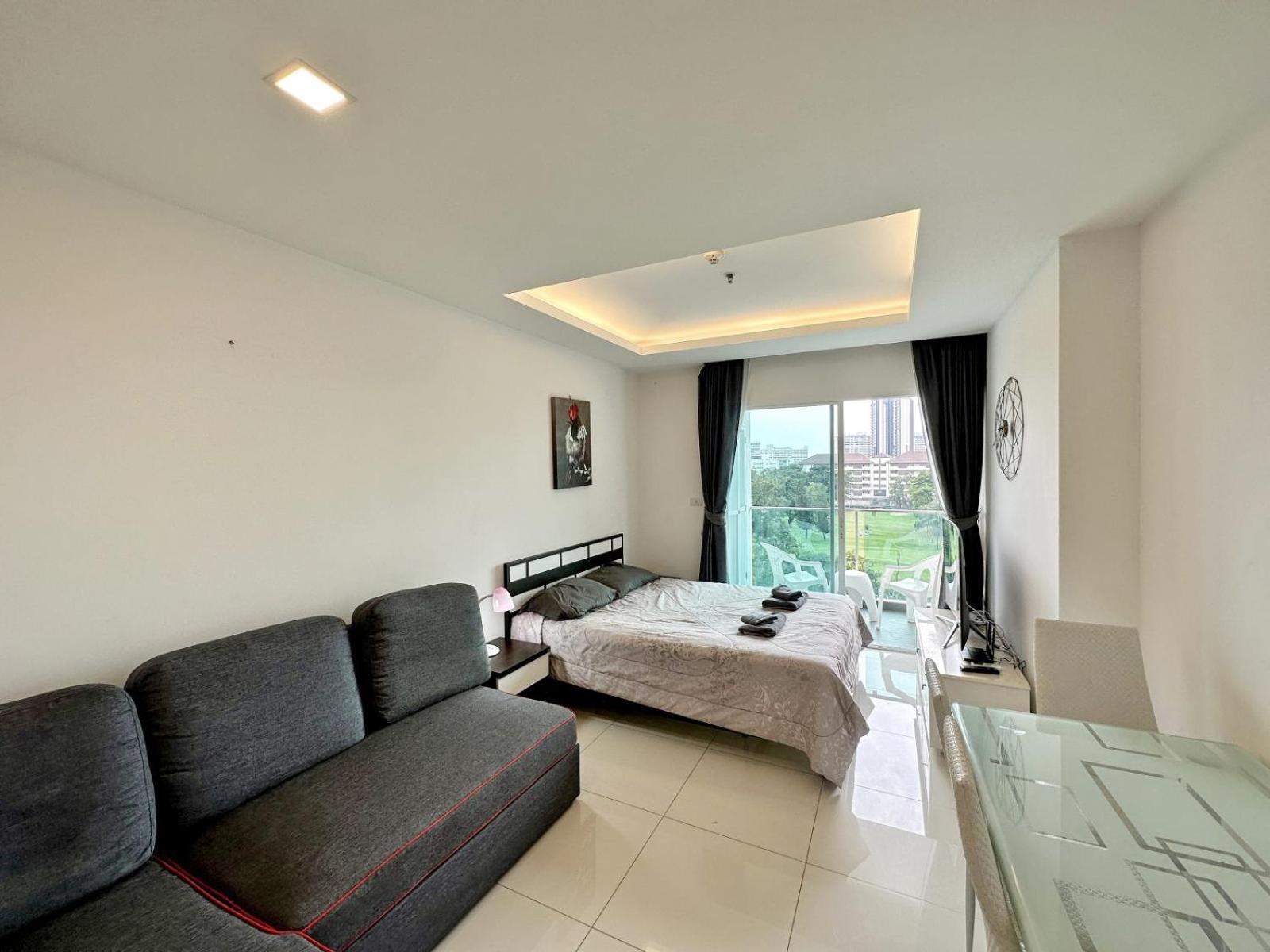 Hotel One Tower Pattaya Studio SeaView 13 - Image 1