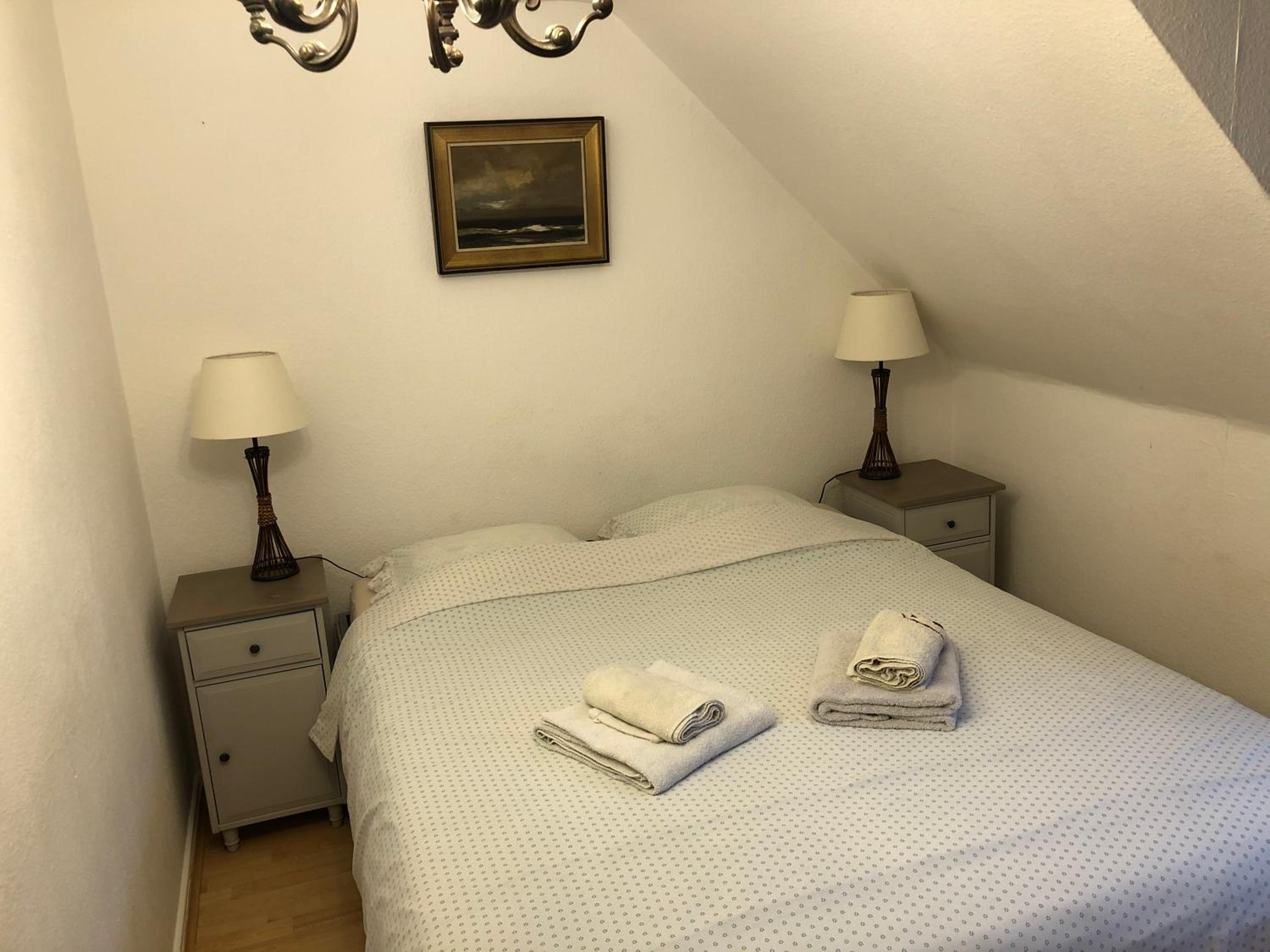 cosy-rooms-party-villa