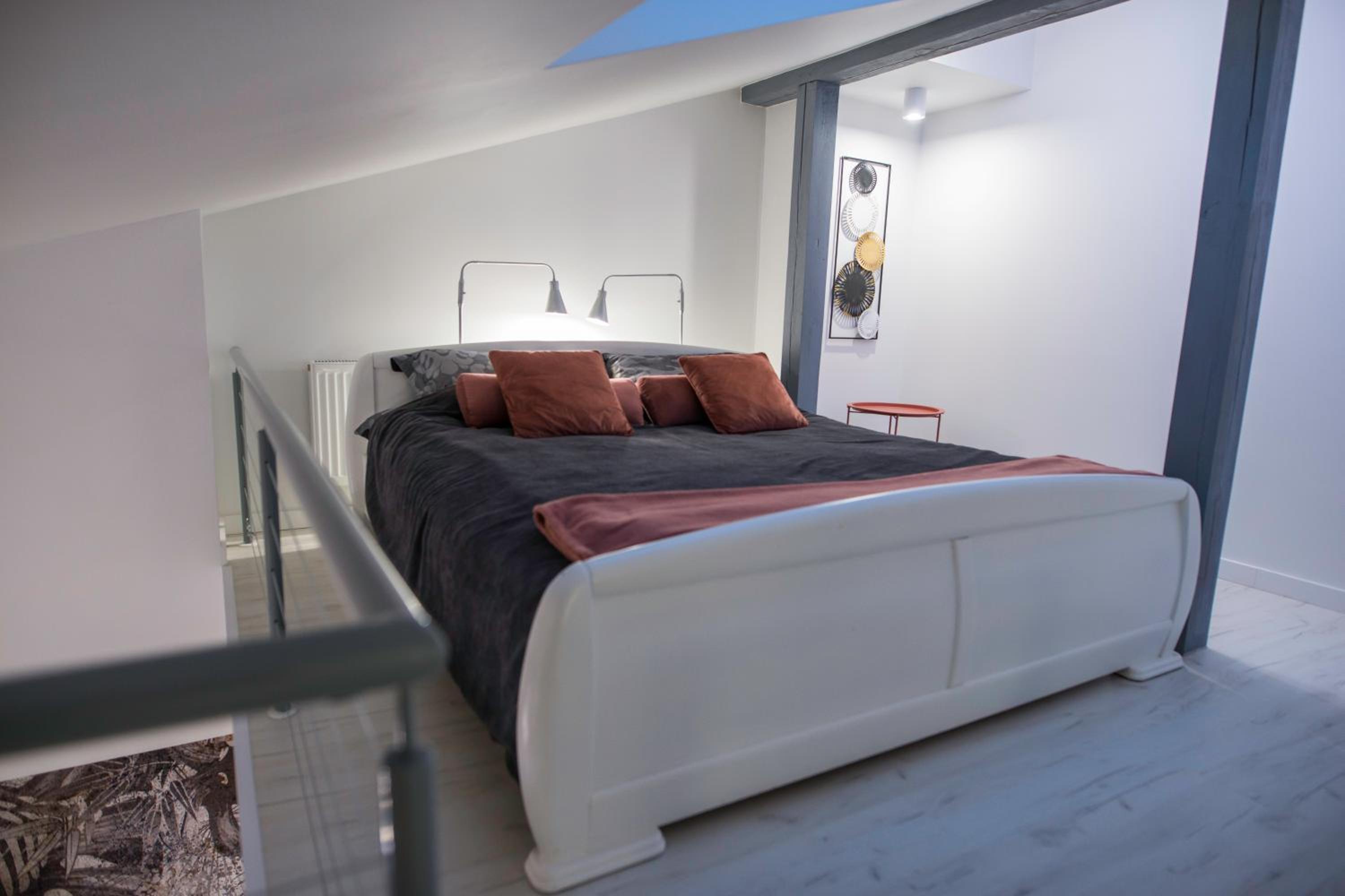 Nowoczesny apartament z antresolą i garażem
