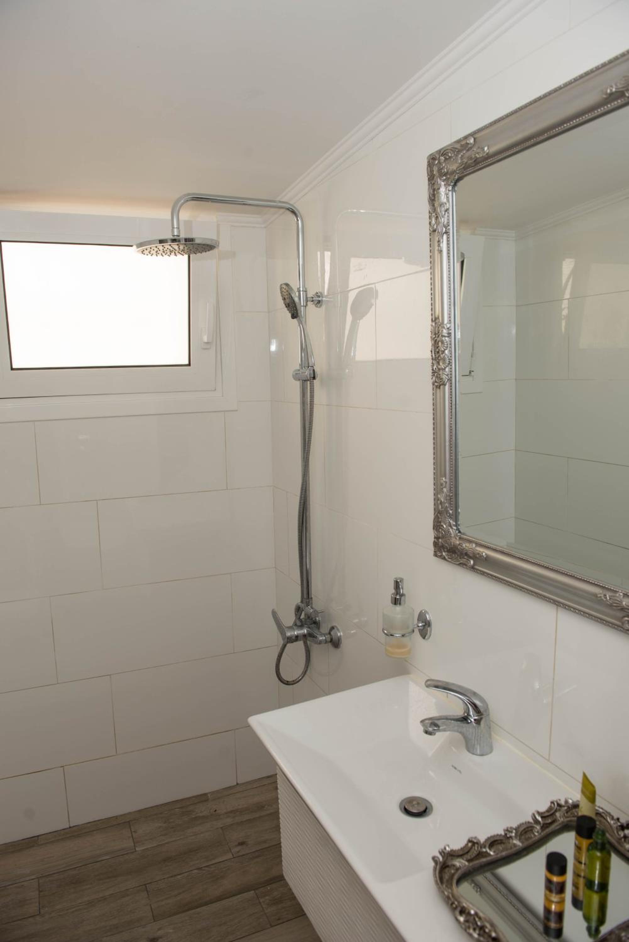 Katerina 2 Bedroom Luxury House photo 5