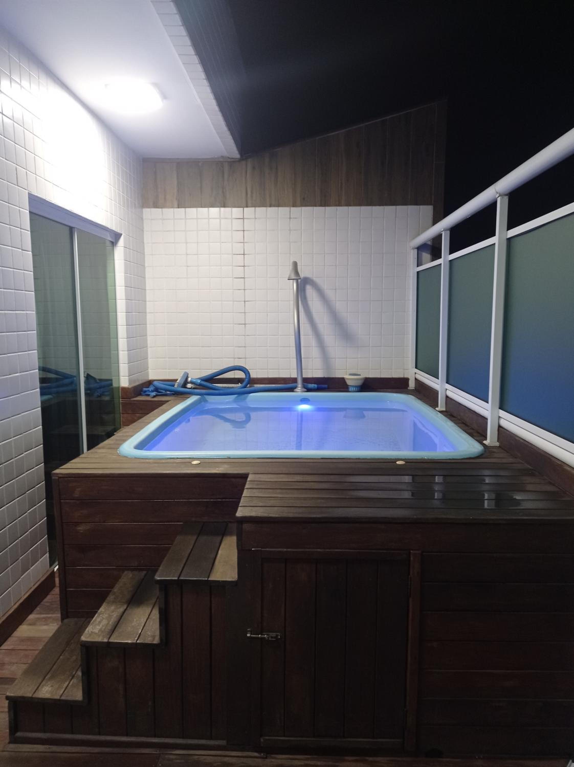 Cobertura duplex, com duas suítes e piscina