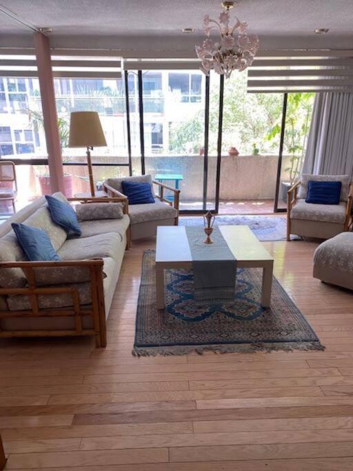 Spacious 3 BR in Exclusive Polanco Area photo 2