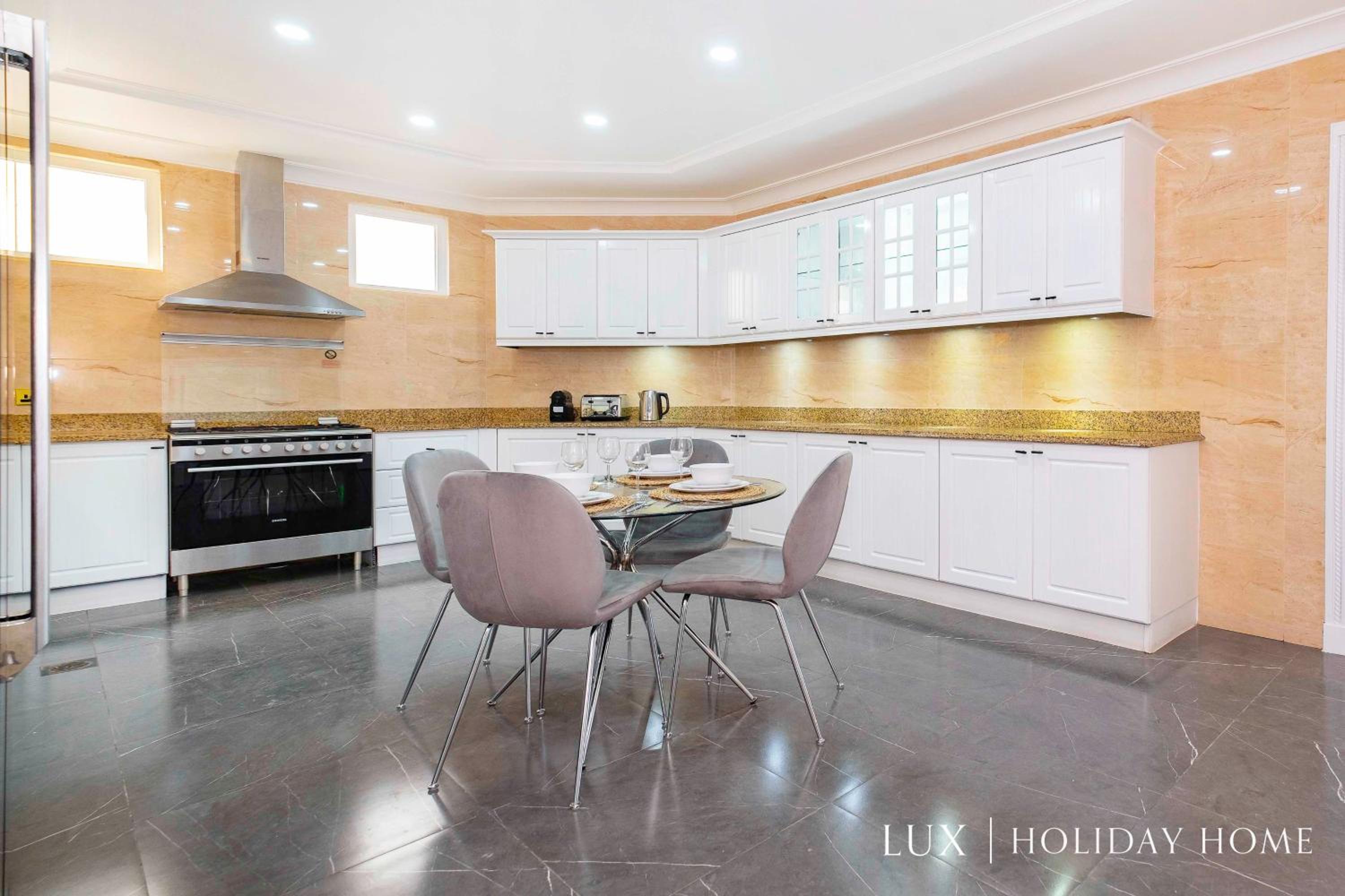 LUX The White Palm Villa