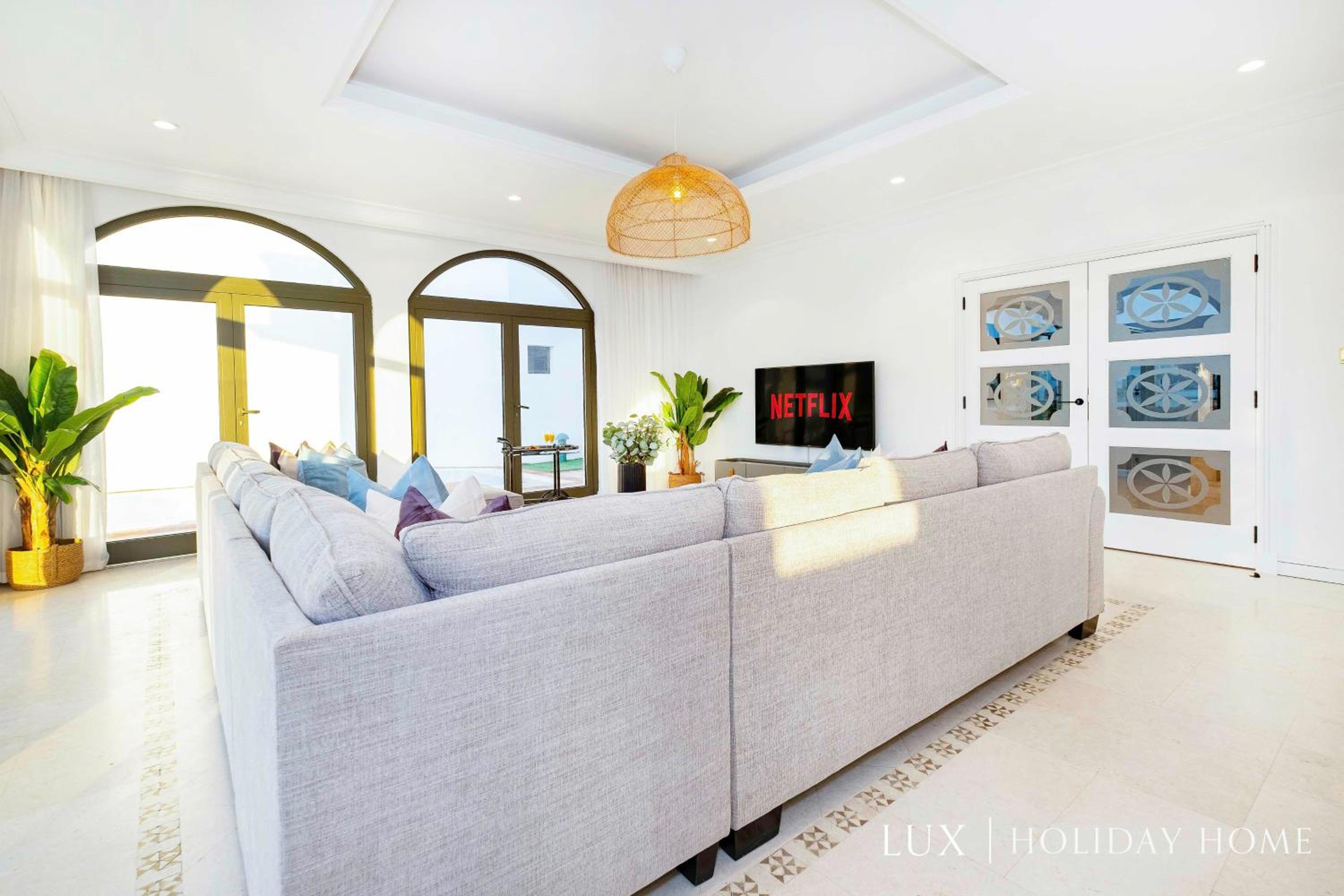 LUX The White Palm Villa