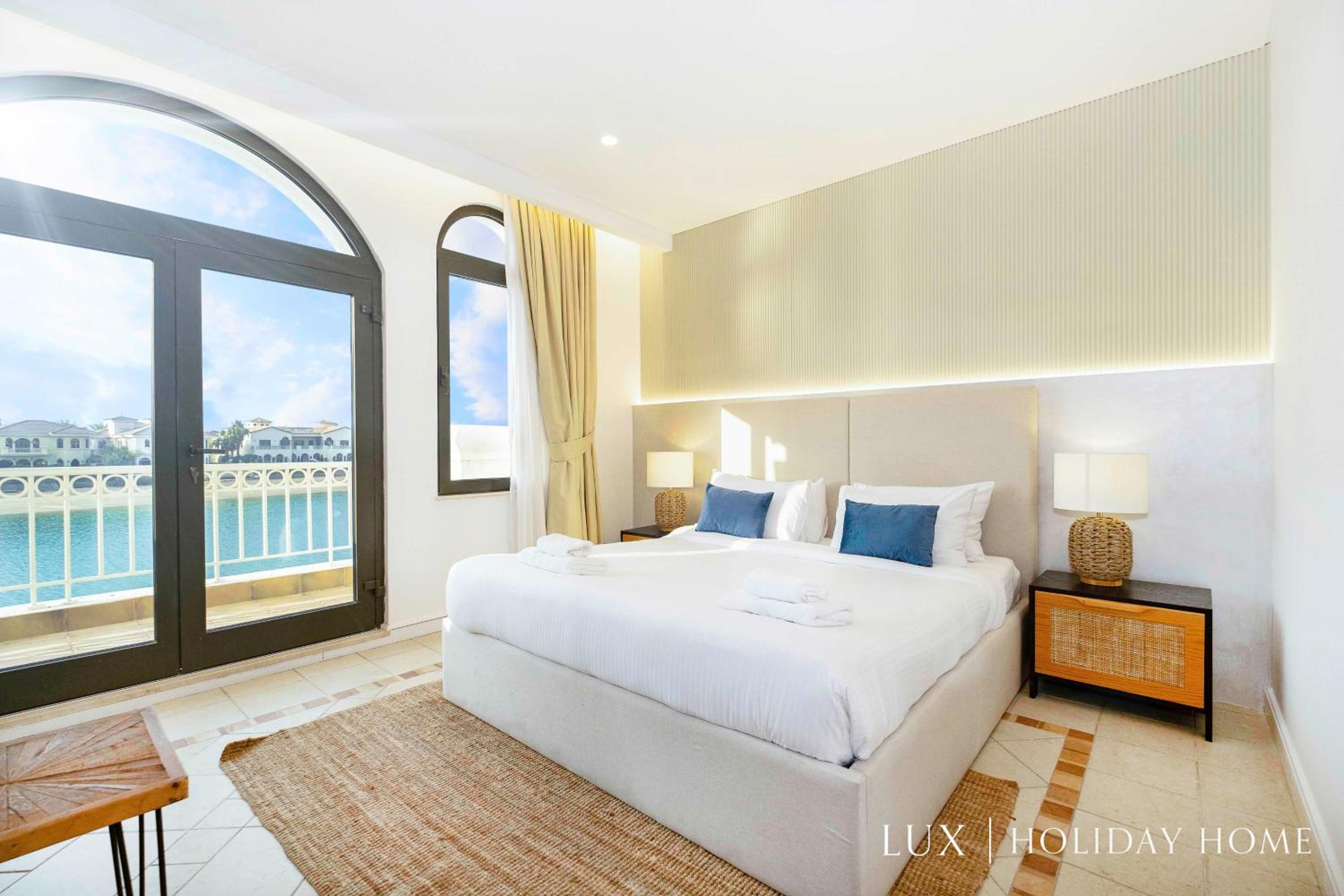 LUX The White Palm Villa