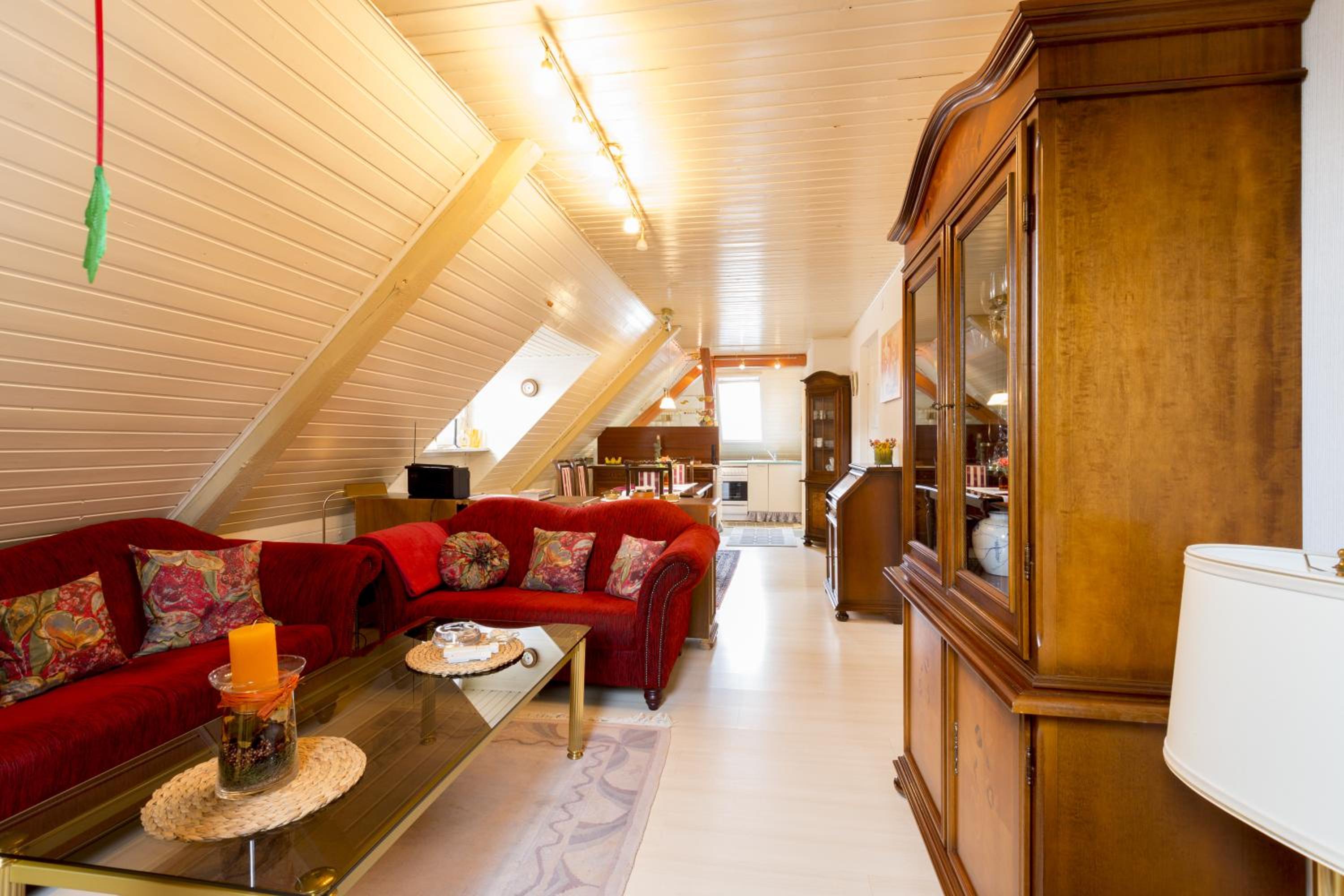 Deutsche Messe Zimmer - Private Apartments & Rooms Hannover City - room agency view 5