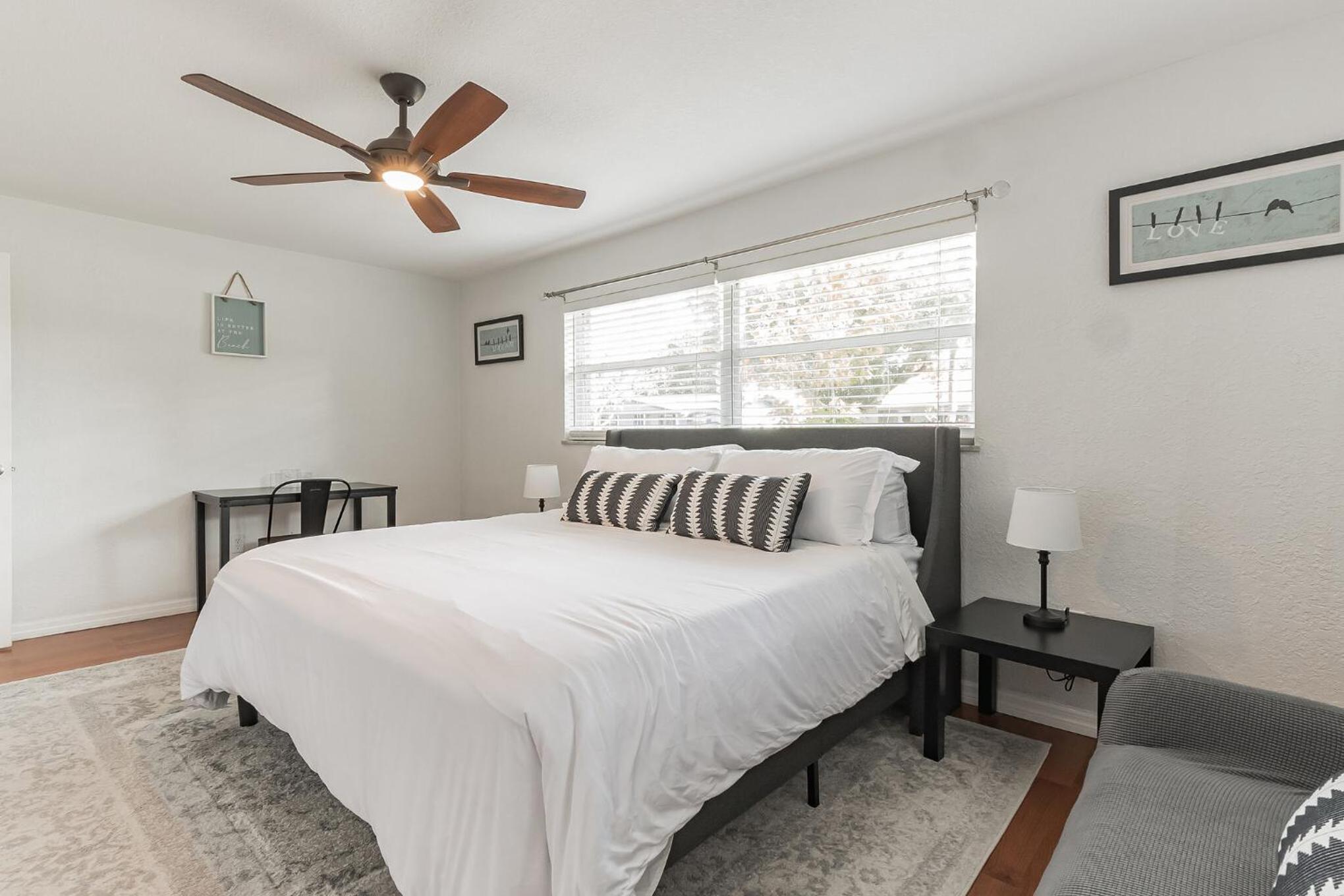 Spacious 3 Bedroom House 15 mins from Clearwater Beach!