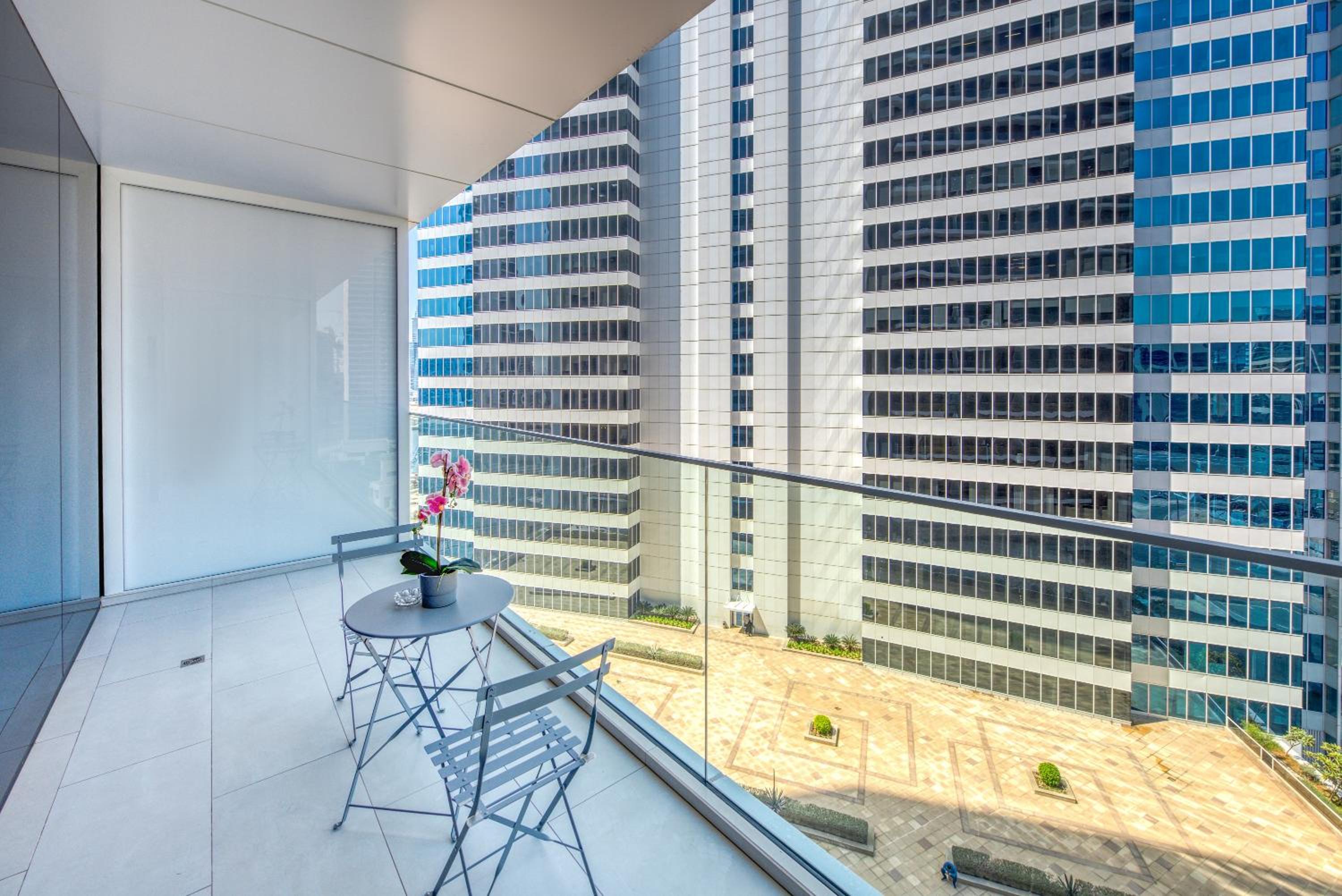 Maison Privee - Luxury, Spacious, Modern Near Burj Khalifa and Dubai Canal
