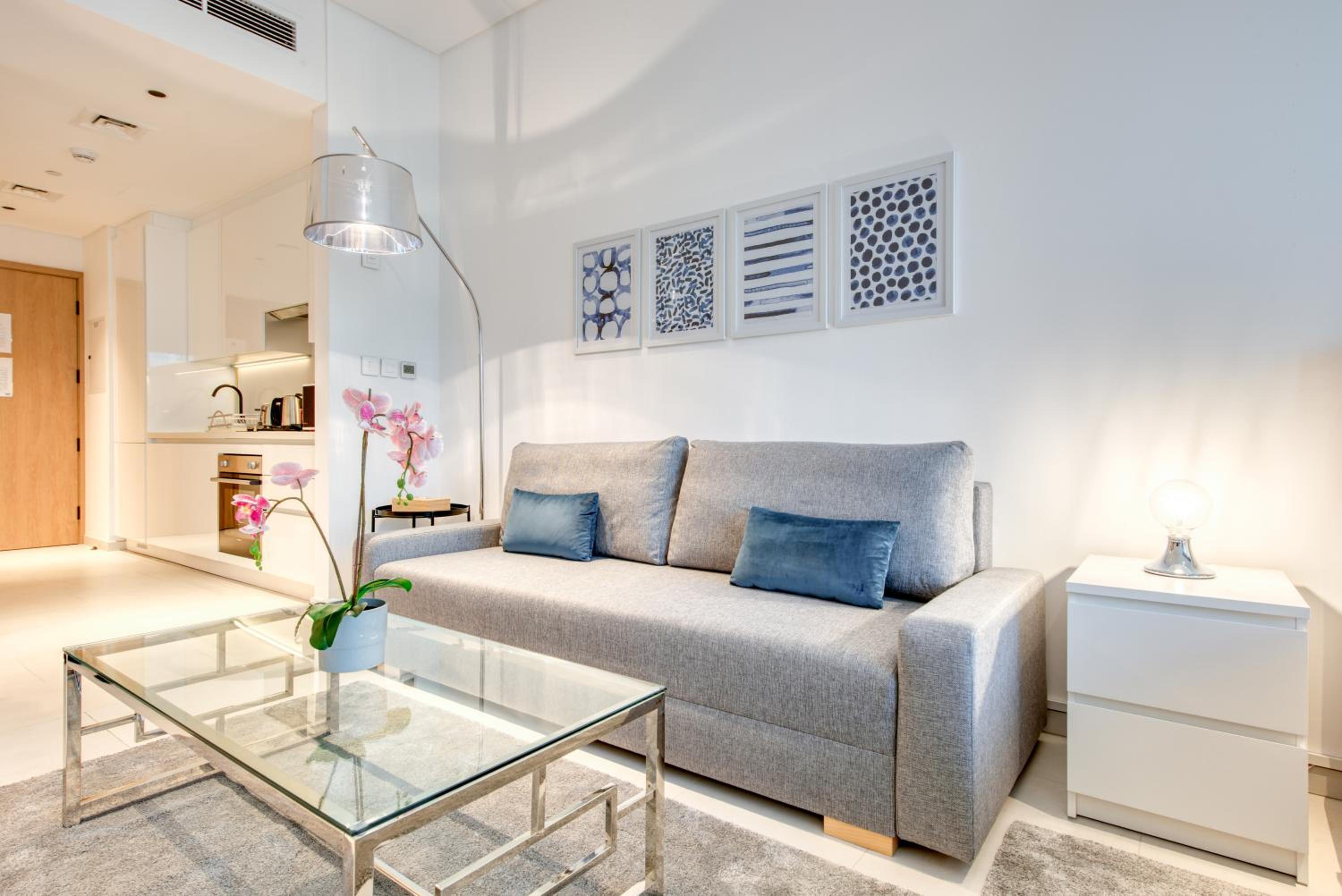 Maison Privee - Luxury, Spacious, Modern Near Burj Khalifa and Dubai Canal