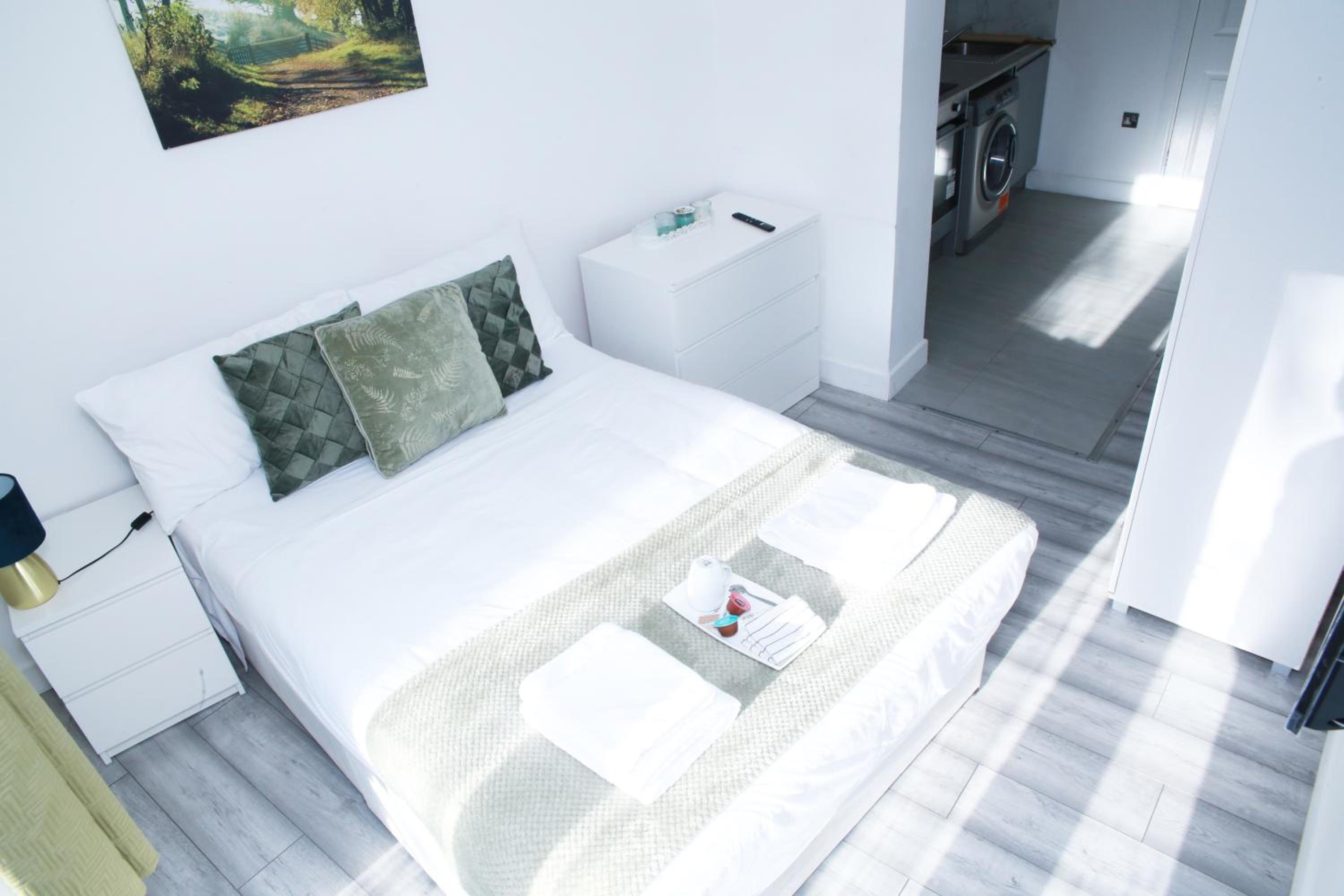 Harrow Vacations - Stunning 1-Bed Apartment in Harrow with parking - Property Image 4